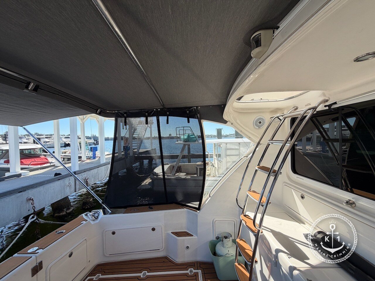 Riviera 40 Flybridge
