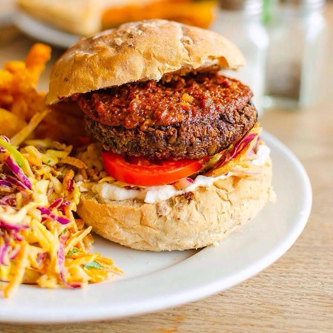 🌞 Sun's out, buns out 🍔

Why not make a pit stop at Kino this sunny weekend? We're looking forward to seeing you all now that we're open for sit-in dining again!

📸: @wearelovelyjubley
.
.
#throwbackpic #bristol #deliveroo #takeaway #totallyvegan 