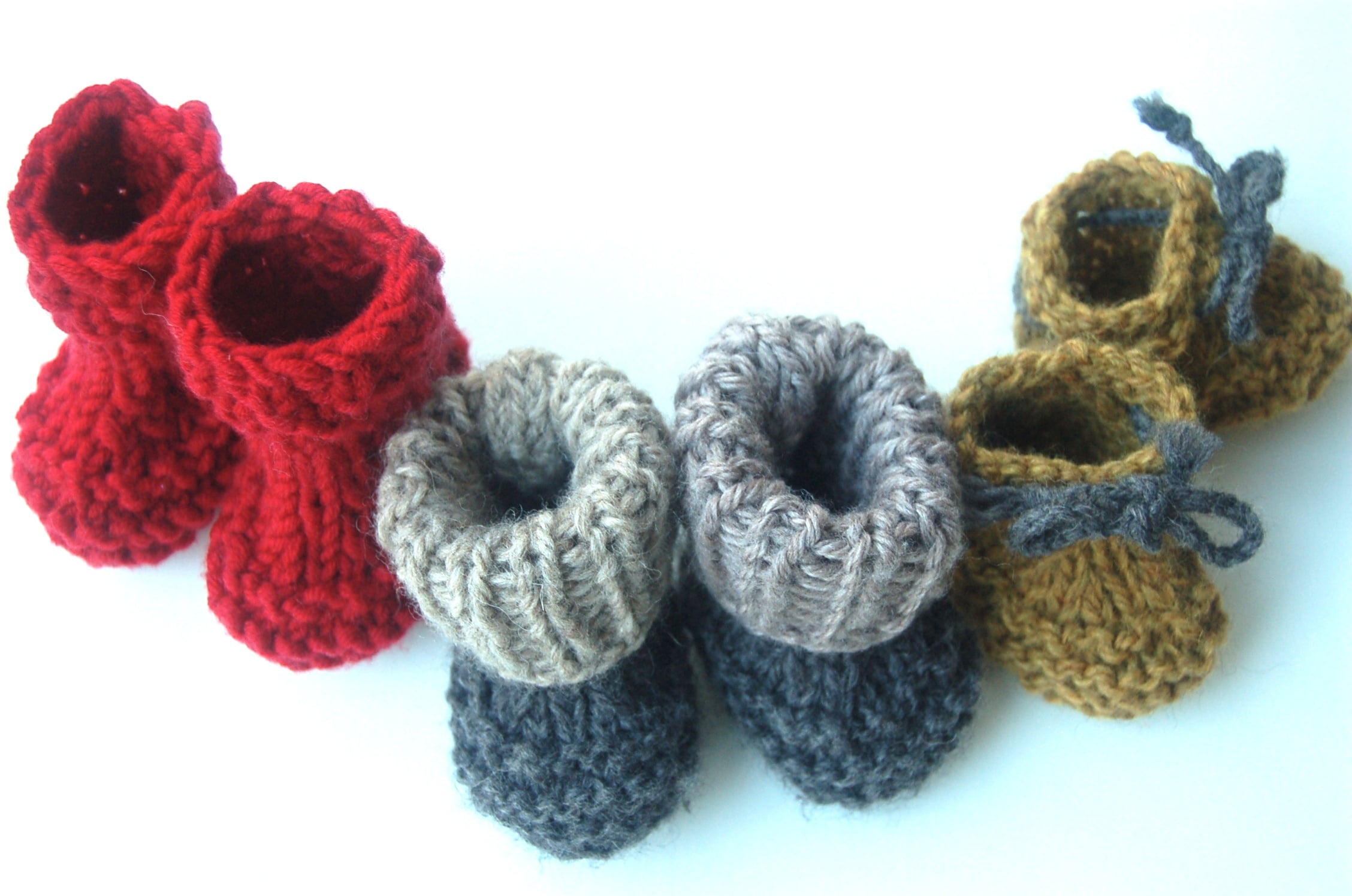 Baby Steps Booties knitting pattern by Lisa Chemery - Frogginette Knitting Patterns
