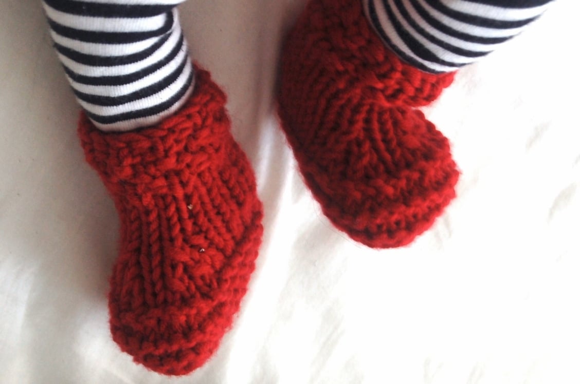 Baby Steps Booties knitting pattern by Lisa Chemery - Frogginette Knitting Patterns