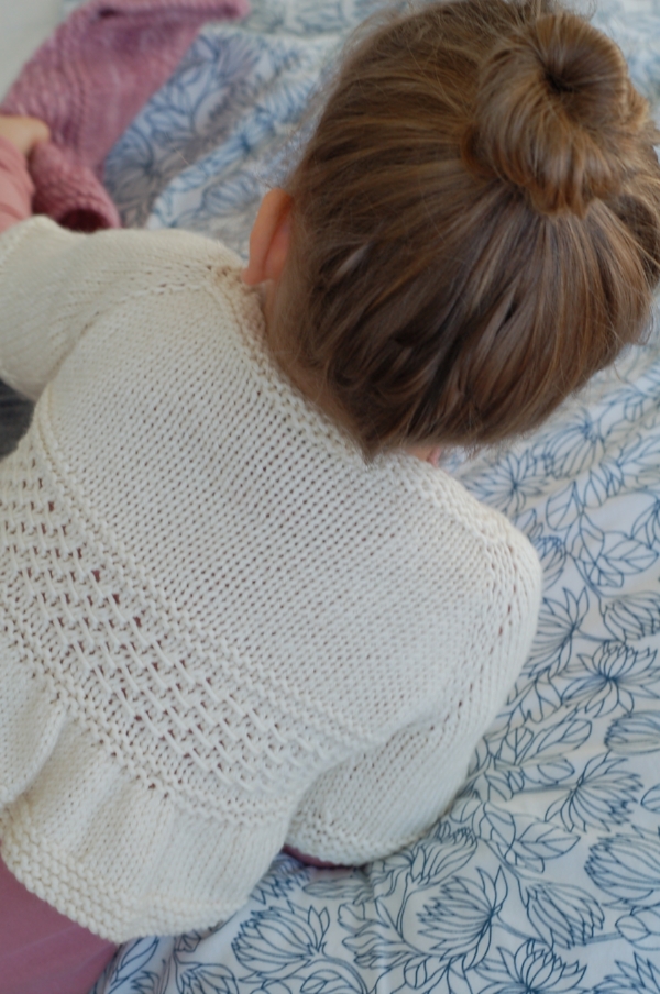 Entrechat Bonnet (for fingering weight) — Frogginette Knitting Patterns