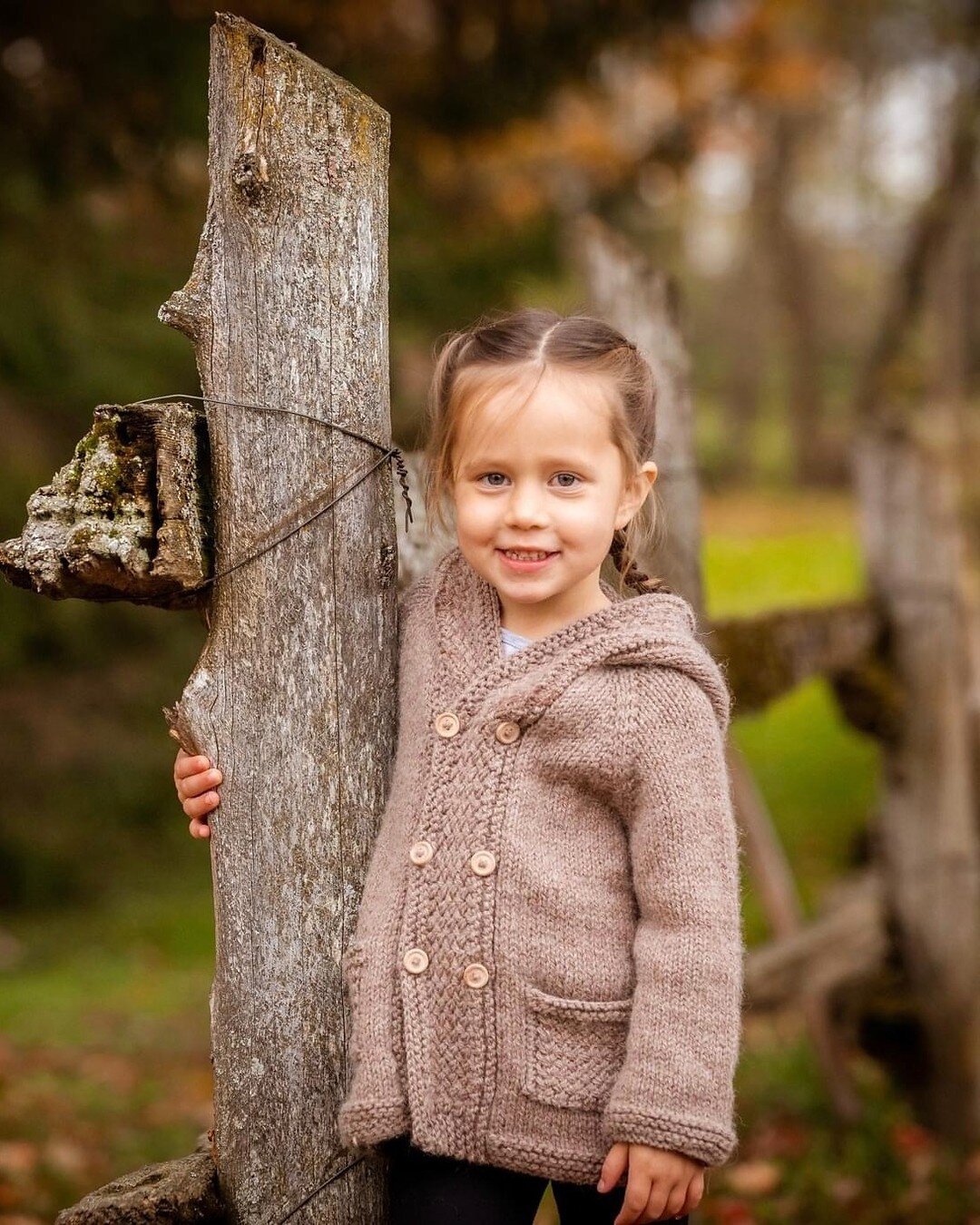 Spring is here! The Latte Coat is a great layer to stay cozy while there's still a chill in the air. The pattern goes from size 3mo all the way to size 10yo so you can make one for the little and big kids in your life!
. 
Pattern: Latte Coat on Ravel