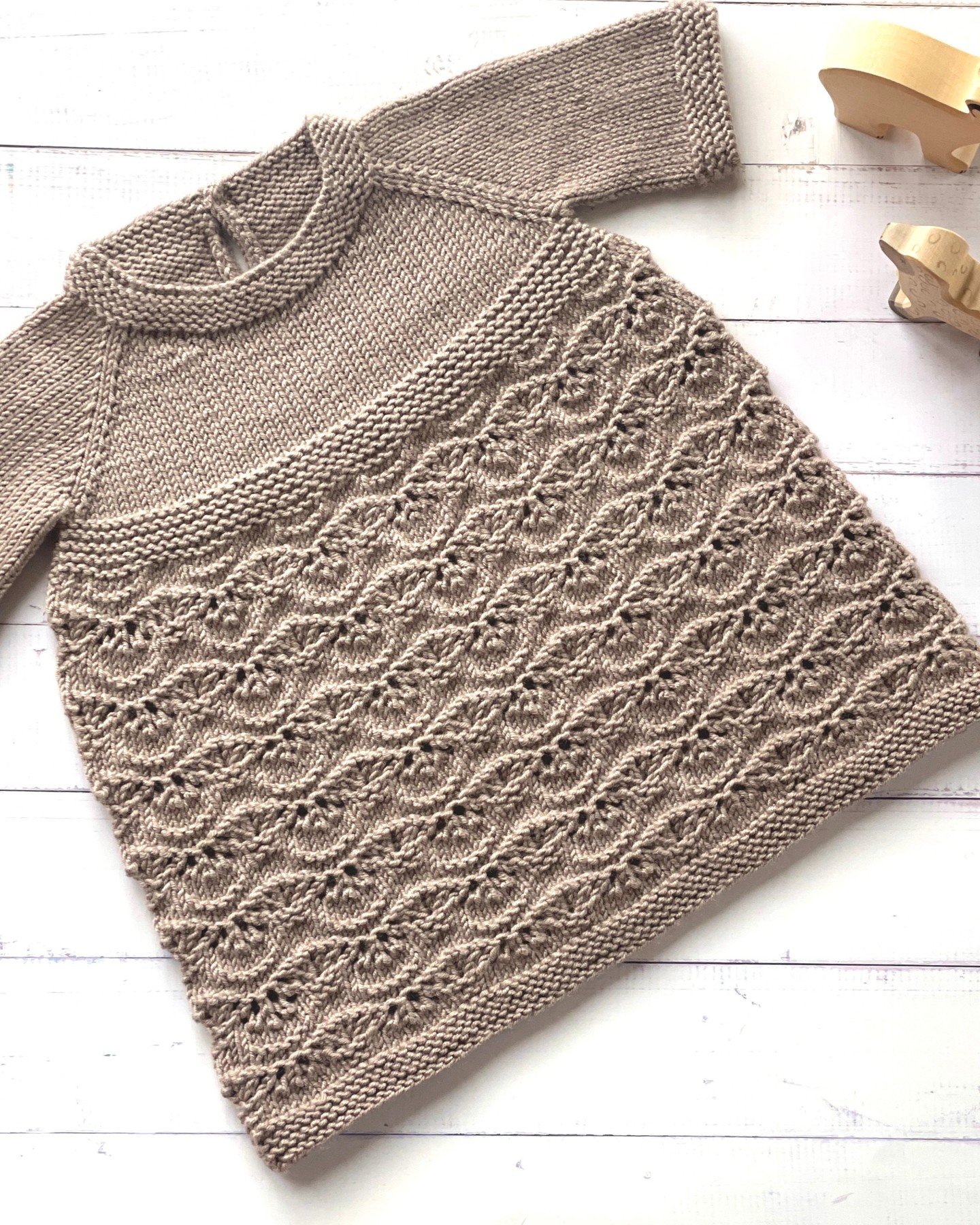 New pattern release! 
With lovely details and a striking lace pattern, *Ombelle* is a romantic and versatile design that is fit to become a true heirloom.
*
Surprisingly straightforward to knit, this project is appropriate even for knitters with mini