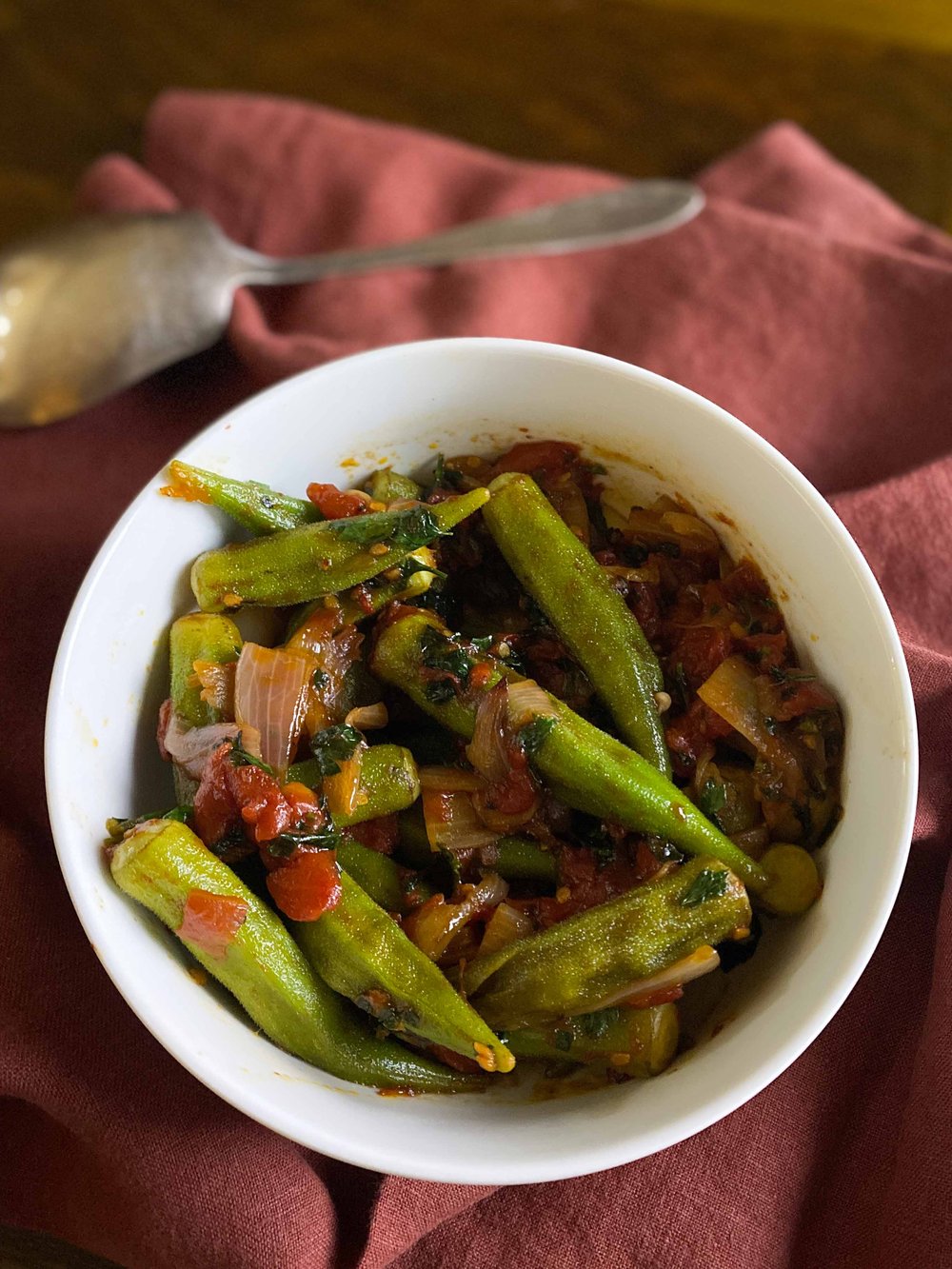 Bamieh Bi Zeit (Lebanese Okra with Tomatoes)