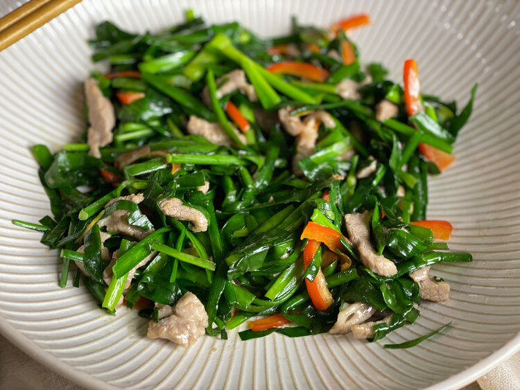 Fuchsia Dunlop’s Slivered Pork with Flowering Chives (Jiu Cai Hua Chao Rou Si)