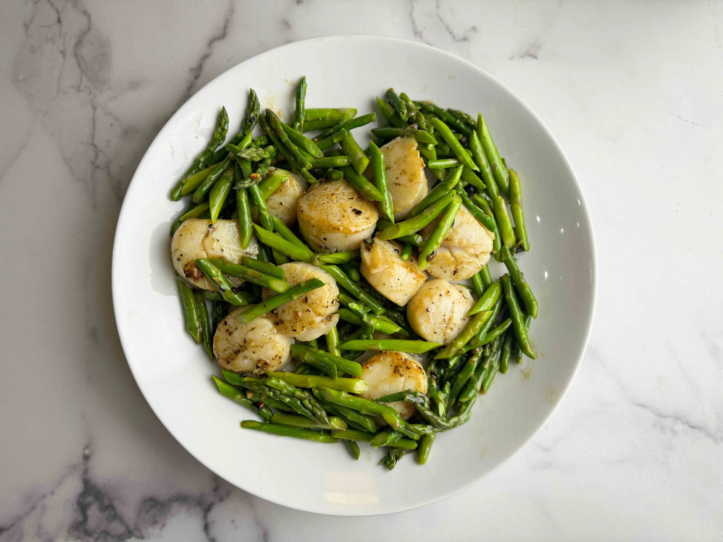 Scallops Asparagus overhead.JPG