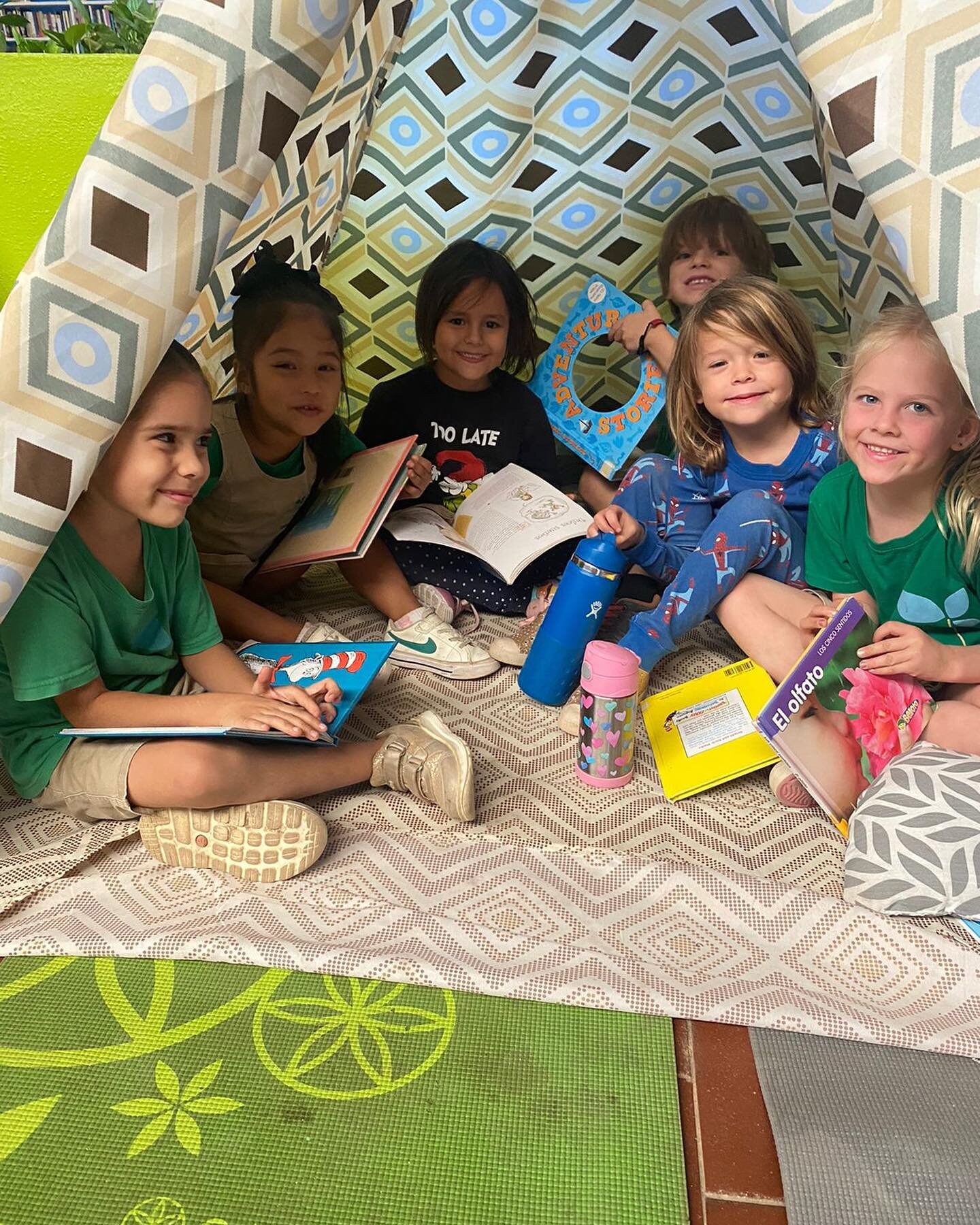 K&iacute;nder 3 had a great time @entreamigos_sanpancho to learning about recycling, making art with recycled materials, and playing in the recycled material playground. 

K&iacute;nder 3 se lo pas&oacute; genial @entreamigos_sanpancho aprendiendo so