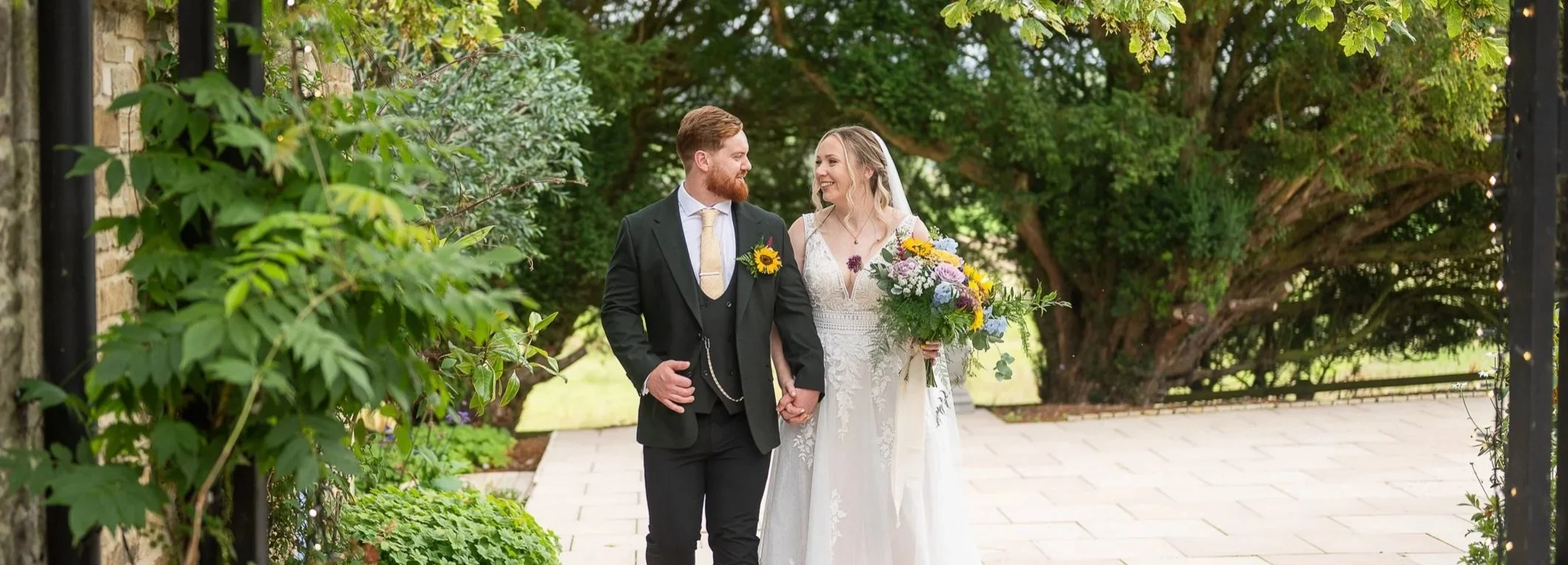 Beth &amp; Greg | Woodhill Hall