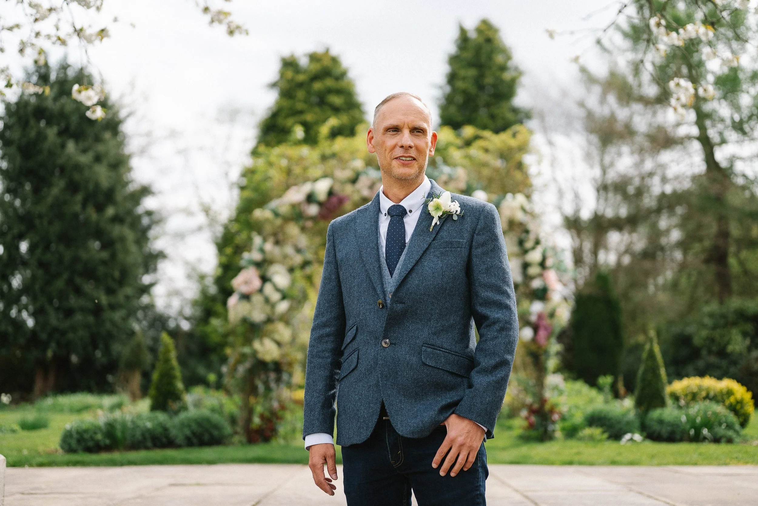 13-lartington-hall-groom.jpg