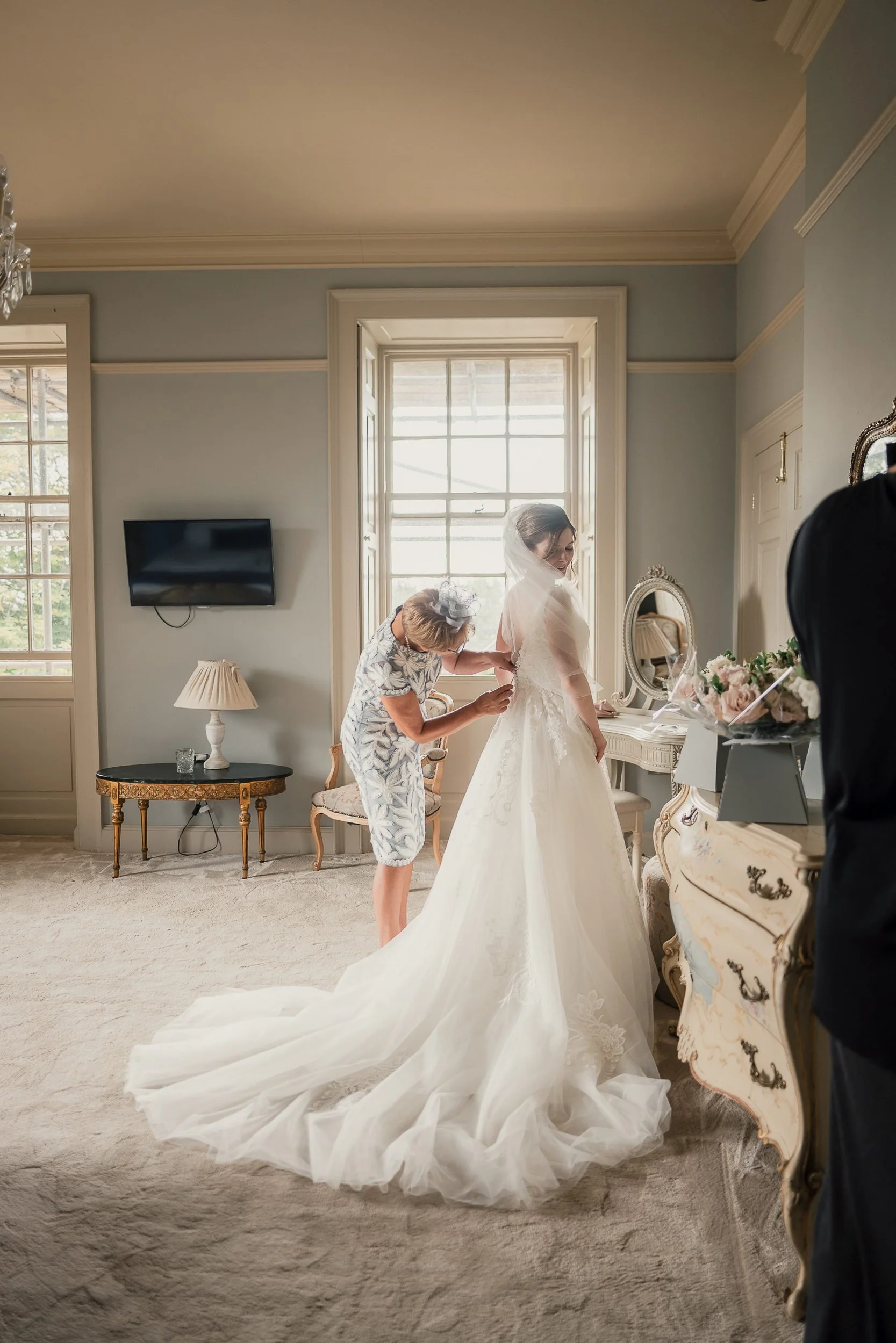 10-newton-hall-bridal-prep.jpg