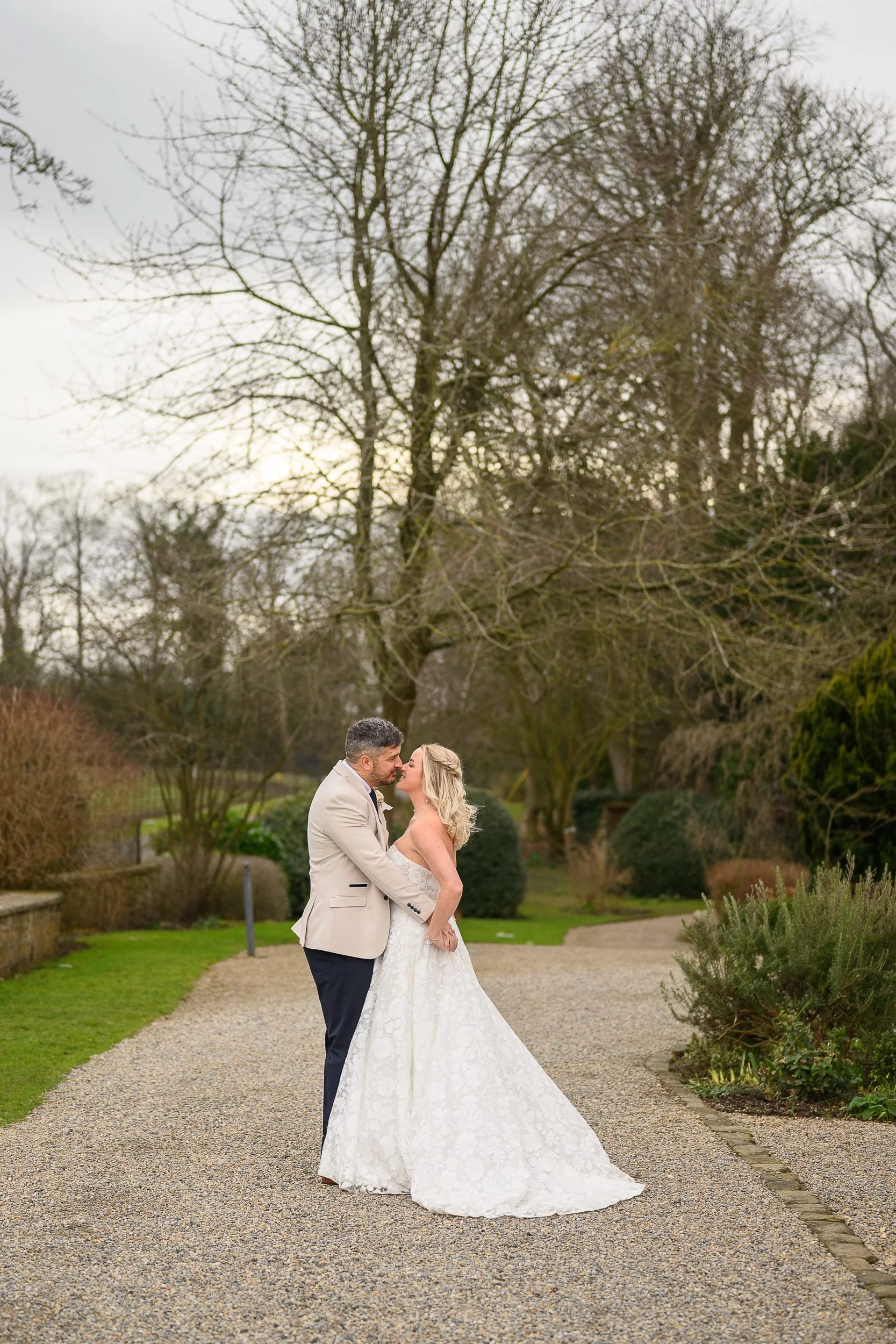 15-whitworth-hall-couple.jpg