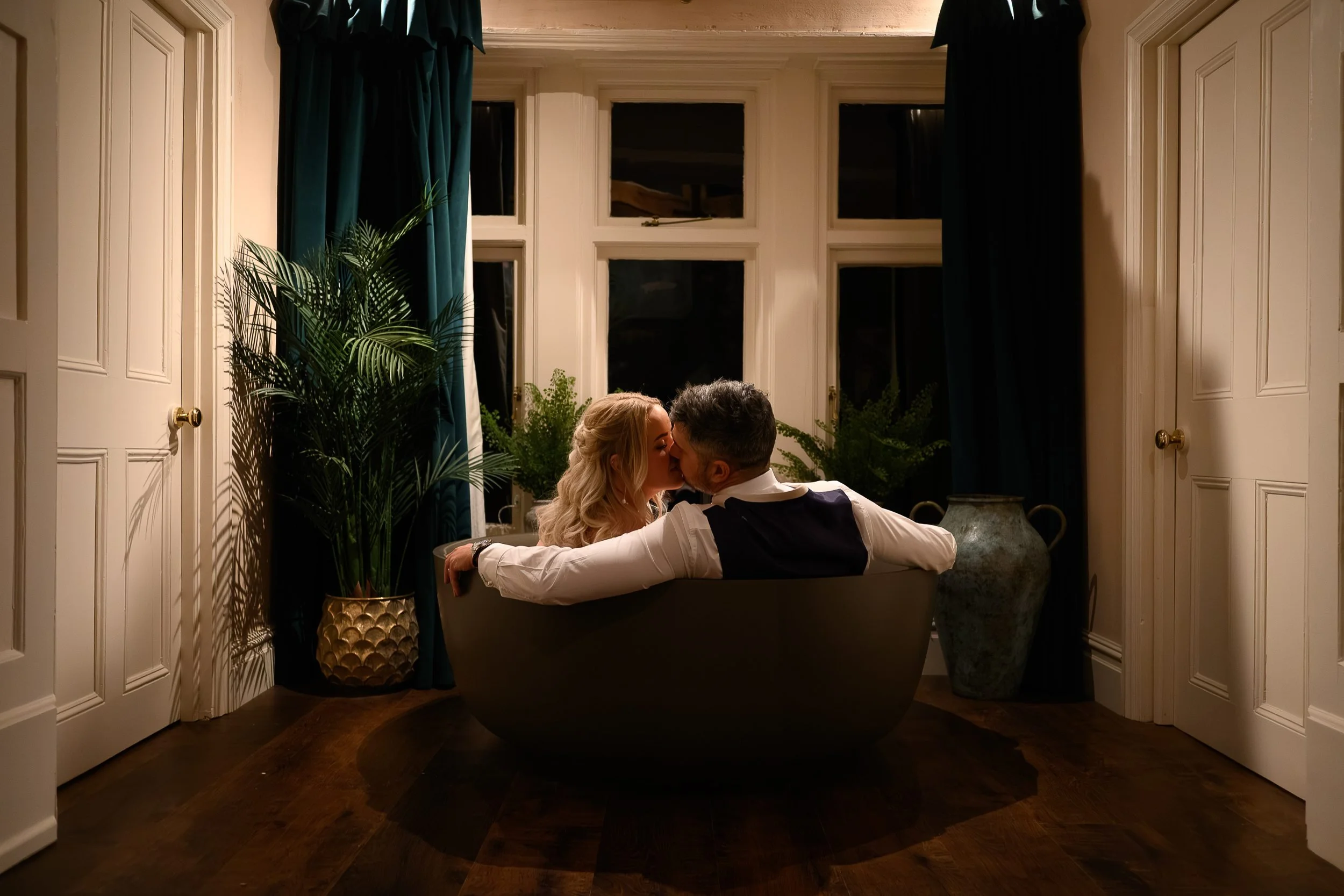 28-whitworth-hall-couple.jpg