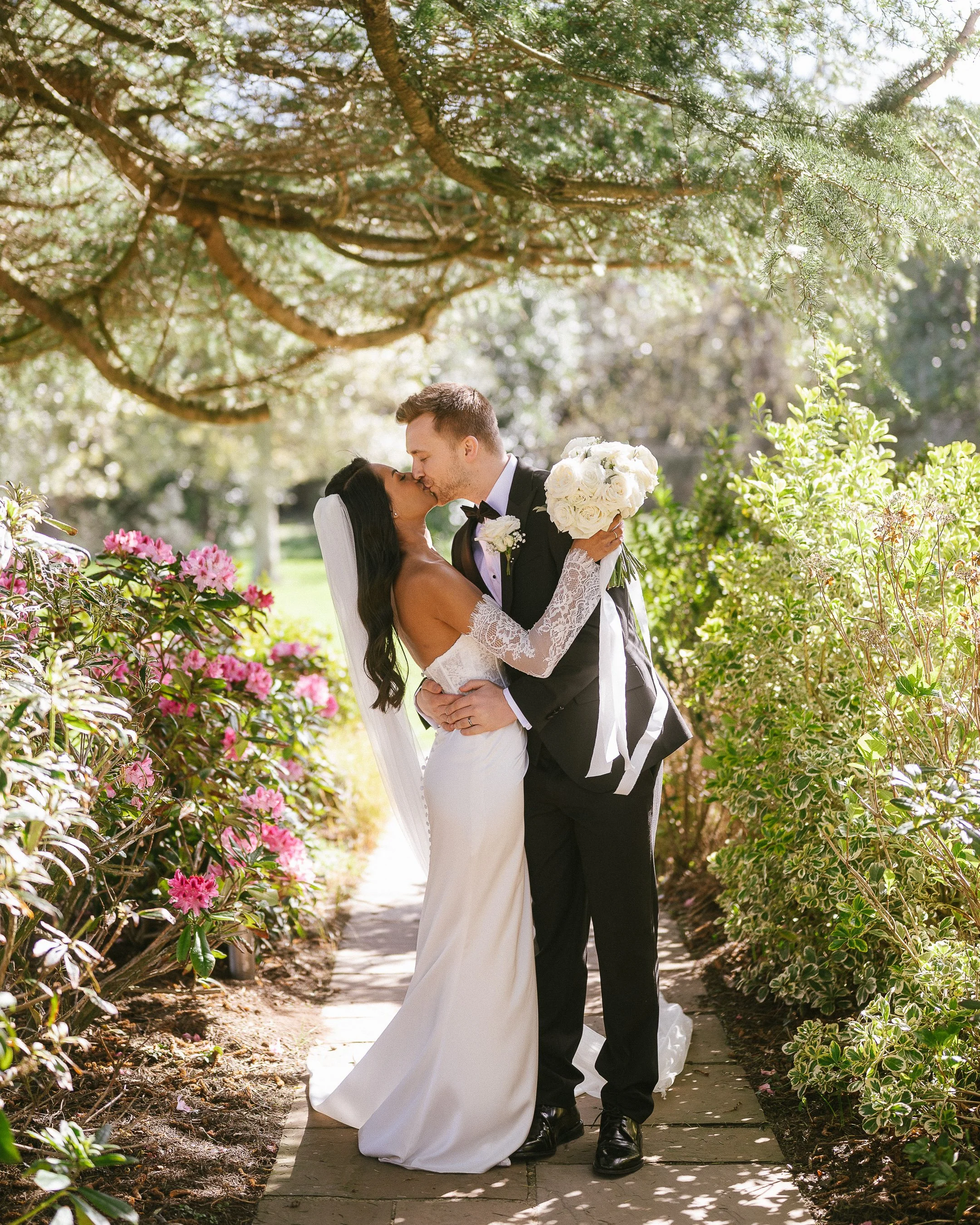 Remy &amp; Chris at at the absolutely stunning @ellinghamhall.

@remybridge 
@chrisjbridge 
Venue: @ellinghamhall 
Floristry: @flori_and_fern 
Videography: @abigailgracevideography 
Dress: @marrime_bridalwear 

#durhamweddingphotographer
#newcastlewe