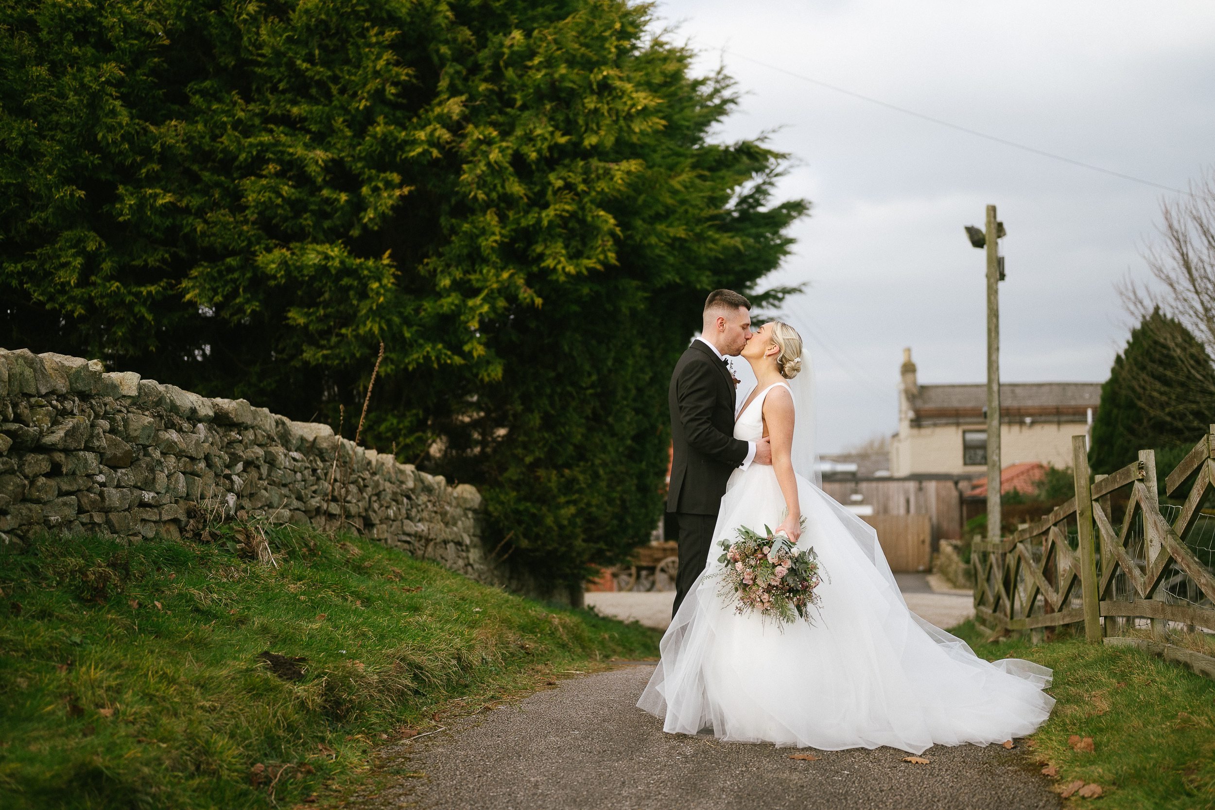 runa-farm-wedding-barnard-castle-00006.jpg