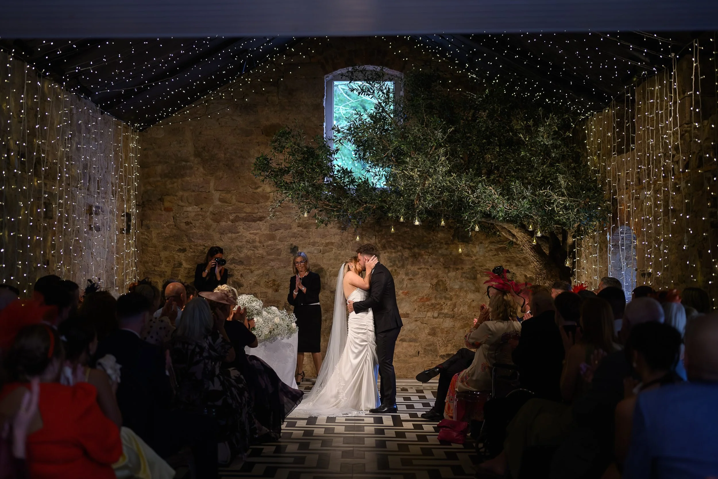 charlton-hall-northumberland-wedding-photographs-00002.jpg