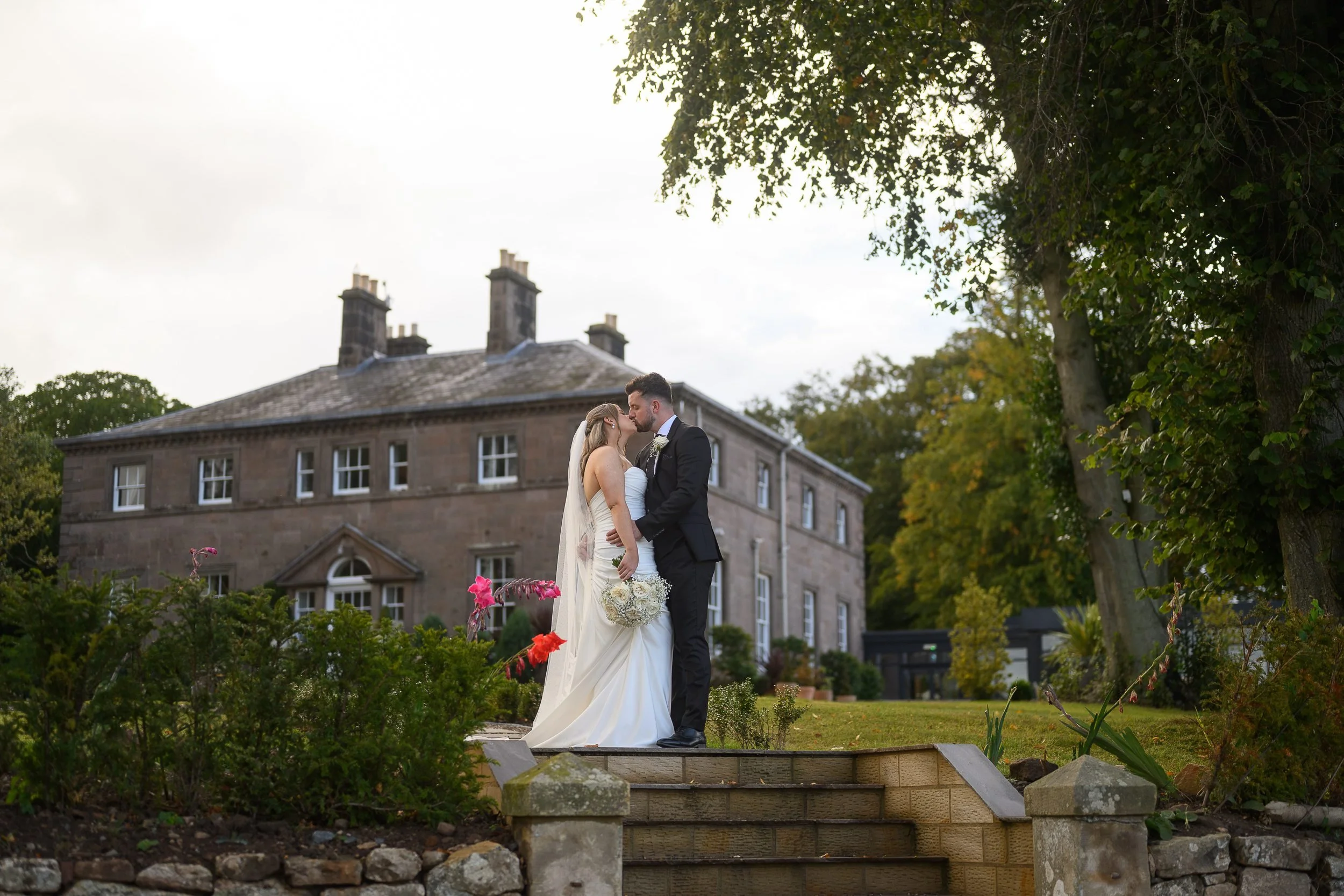 charlton-hall-northumberland-wedding-photographs-00003.jpg