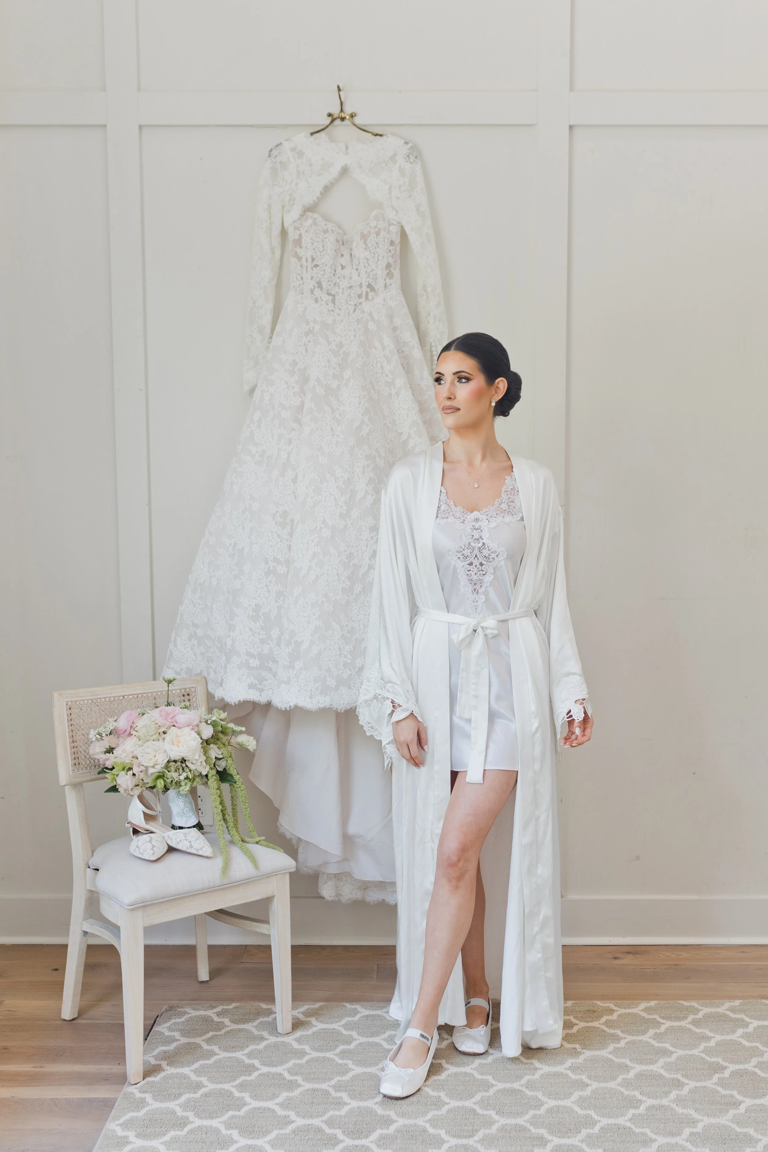 Deren & Sam - 5 Bride Getting Dressed - Wedding - Elizabeth Hoard Photography (14 of 92).jpg