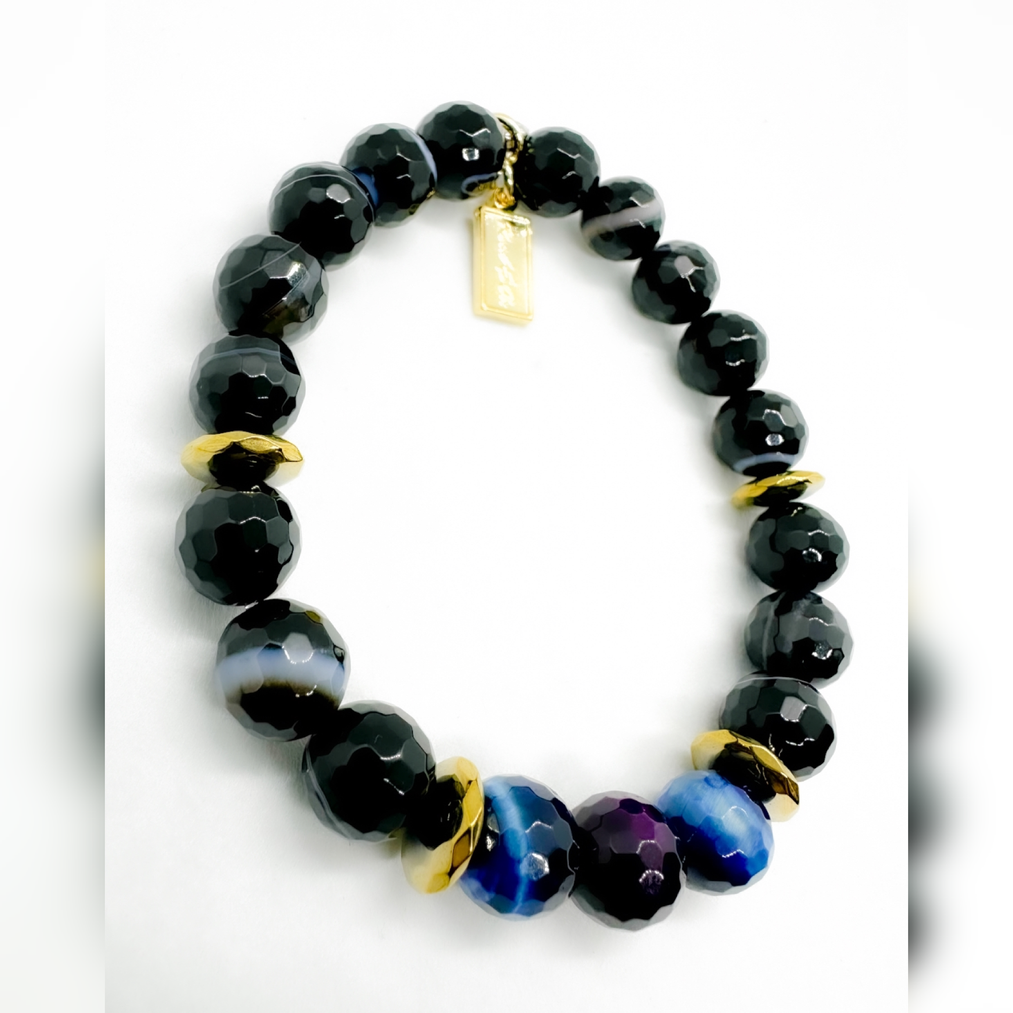 04EB5589-0467-4E7A-A90A-B8210053952E