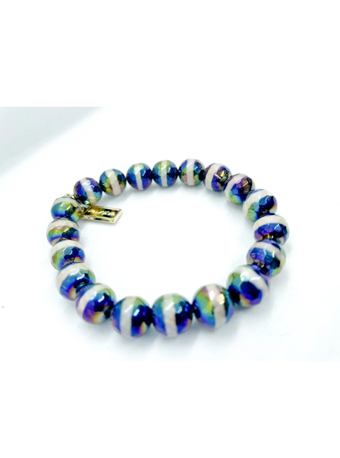 8C3ECB45-4223-42F1-BB01-9488F80112B8