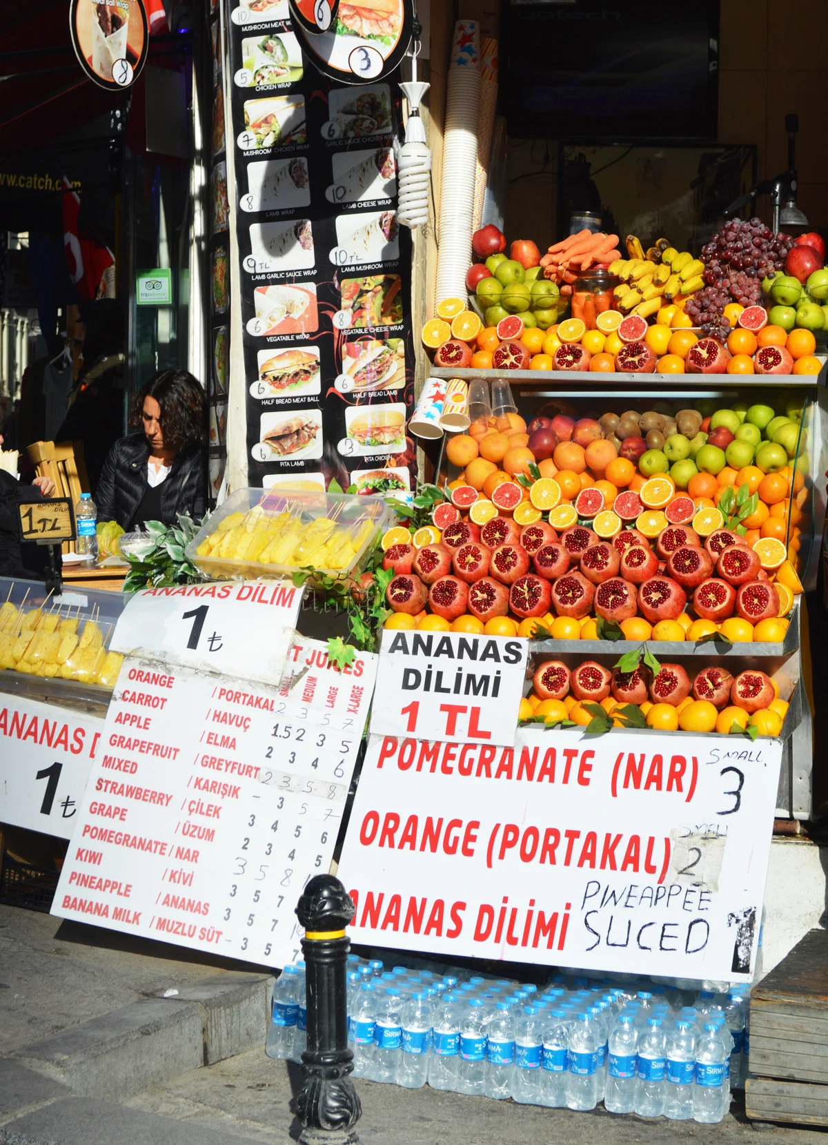 Finding Color in Istanbul, Turkey - 15 Stunning Photos