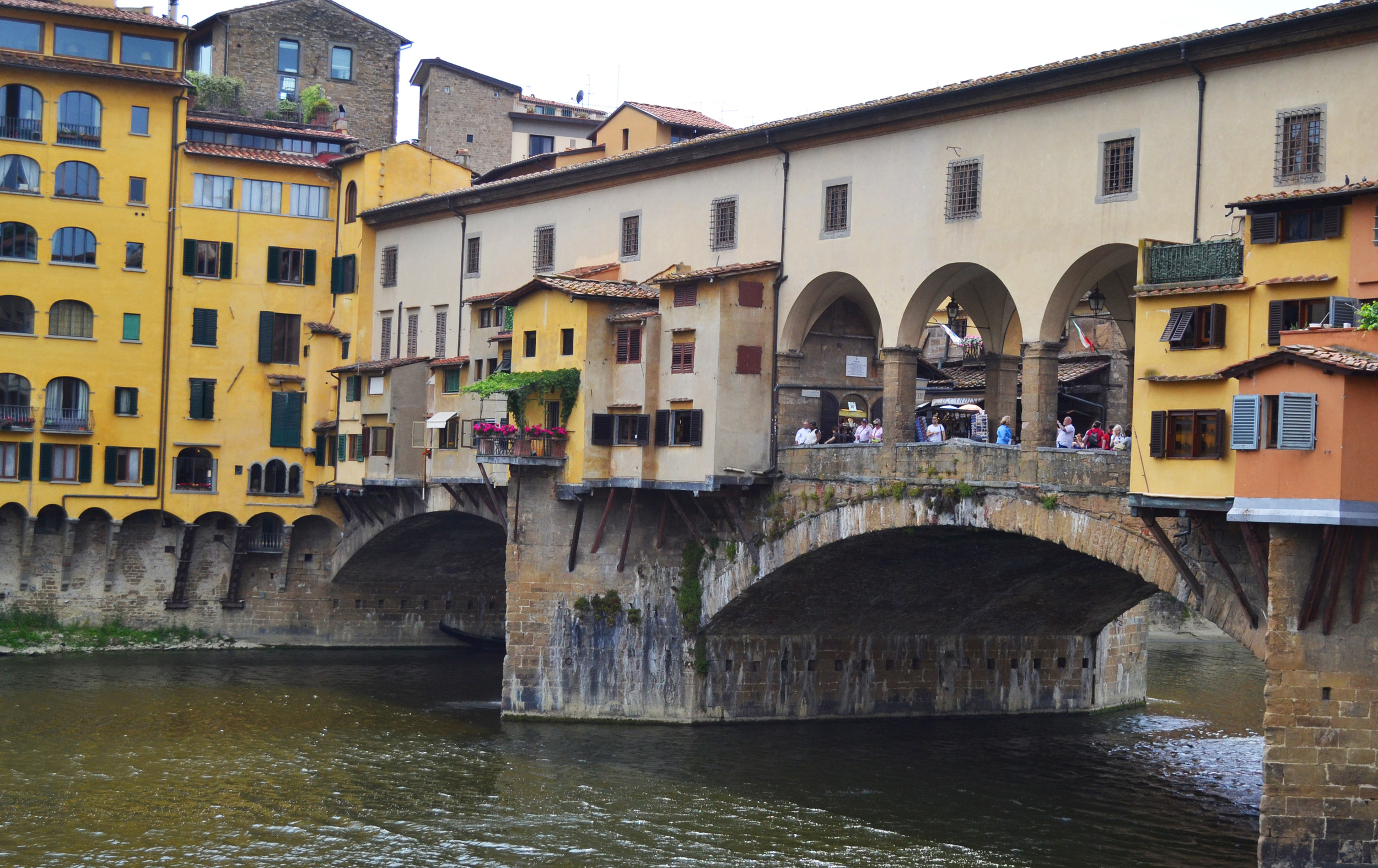 go-seek-explore-ponte-vecchio-florence-italy.jpg