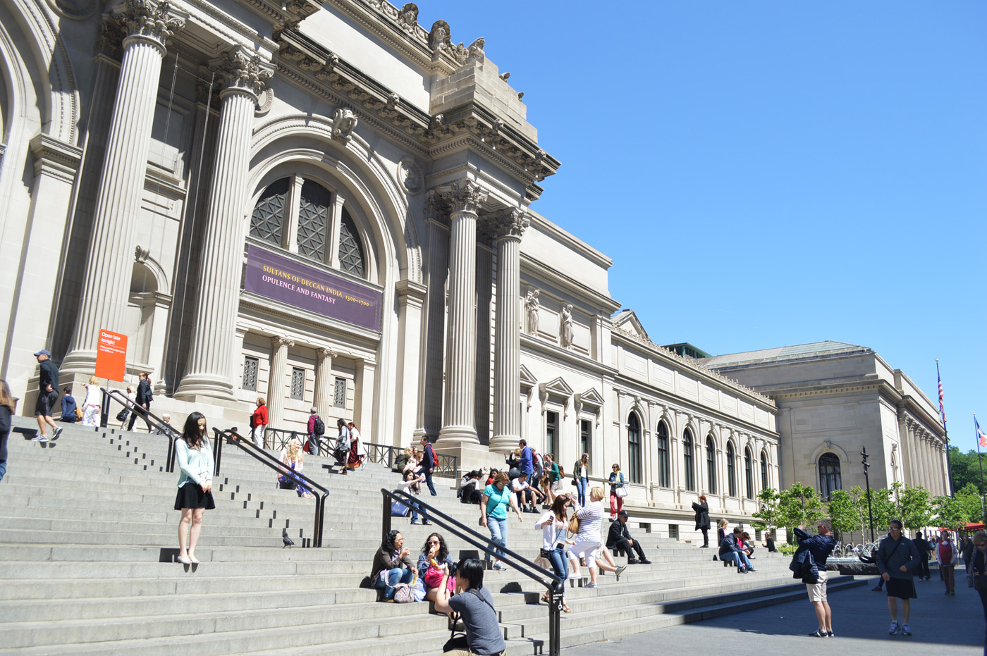 Gossip-Girl-Tour-MET-Steps.jpg