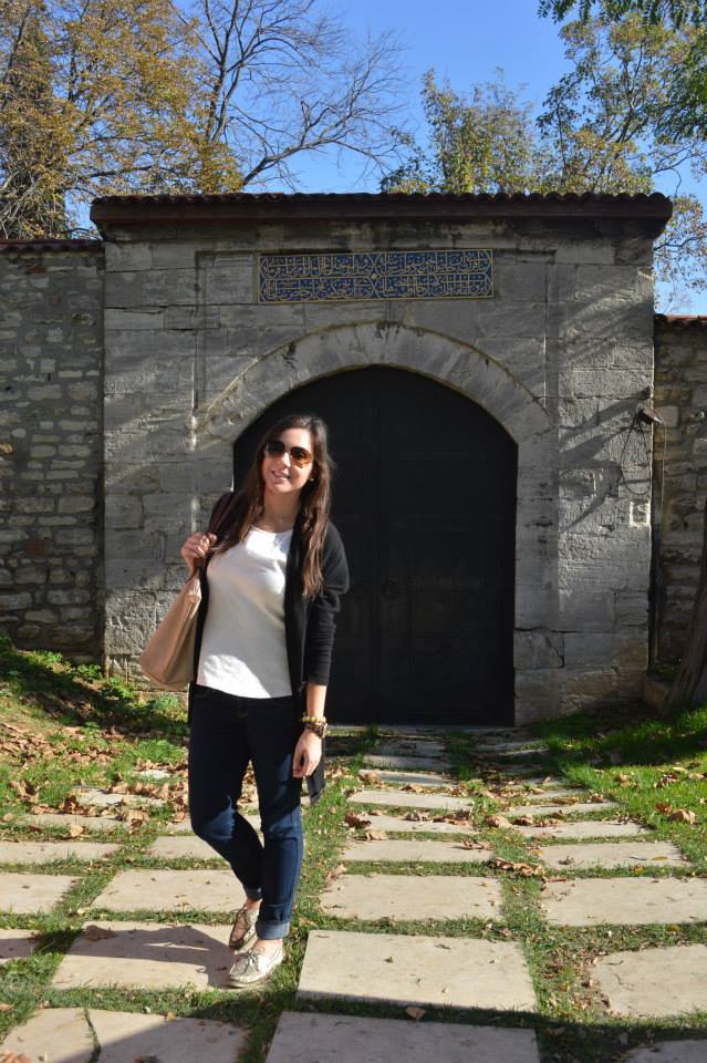 It started to get chilly in Istanbul at the beginning of November...I could've used another layer or even a coat! This was my go-to base outfit for fall, though - skinny jeans, a nice top, sweater/light jacket, and durable shoes.