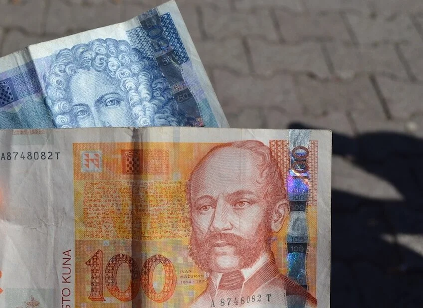 How to Send Money to Your Bank Account When Living Abroad