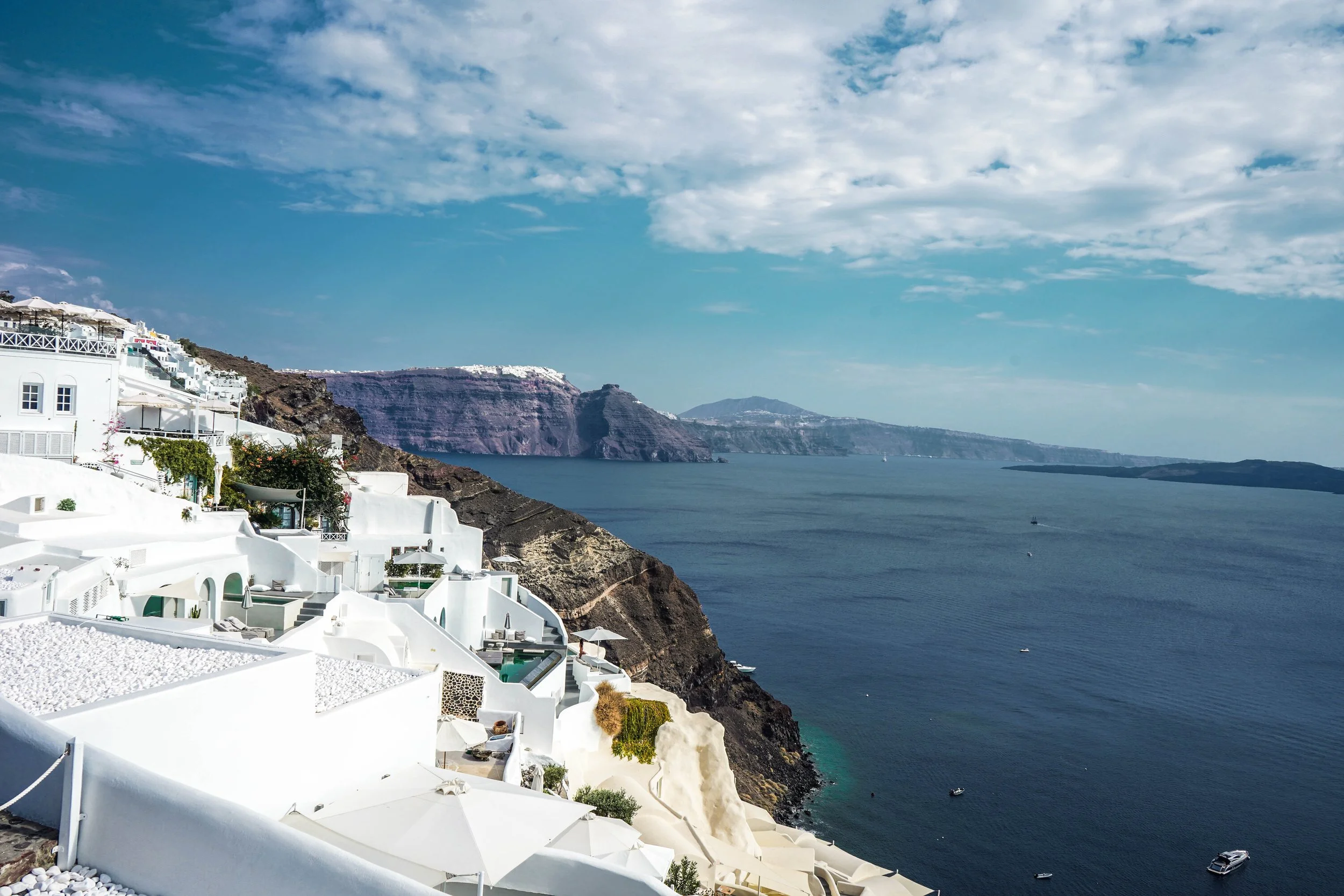 How to Curate an Ultimate Luxury Travel Experience as a Digital Nomad