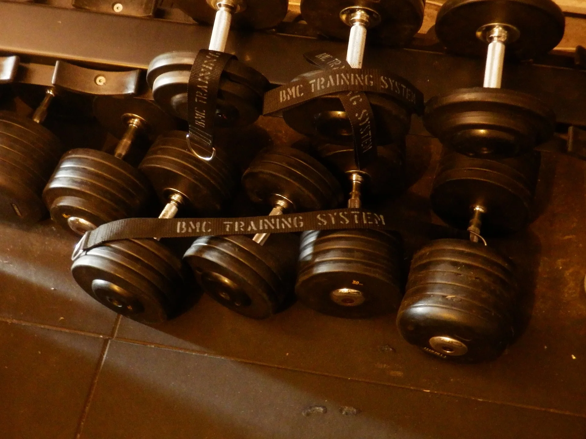 dumbbells-1417550_1920.jpg