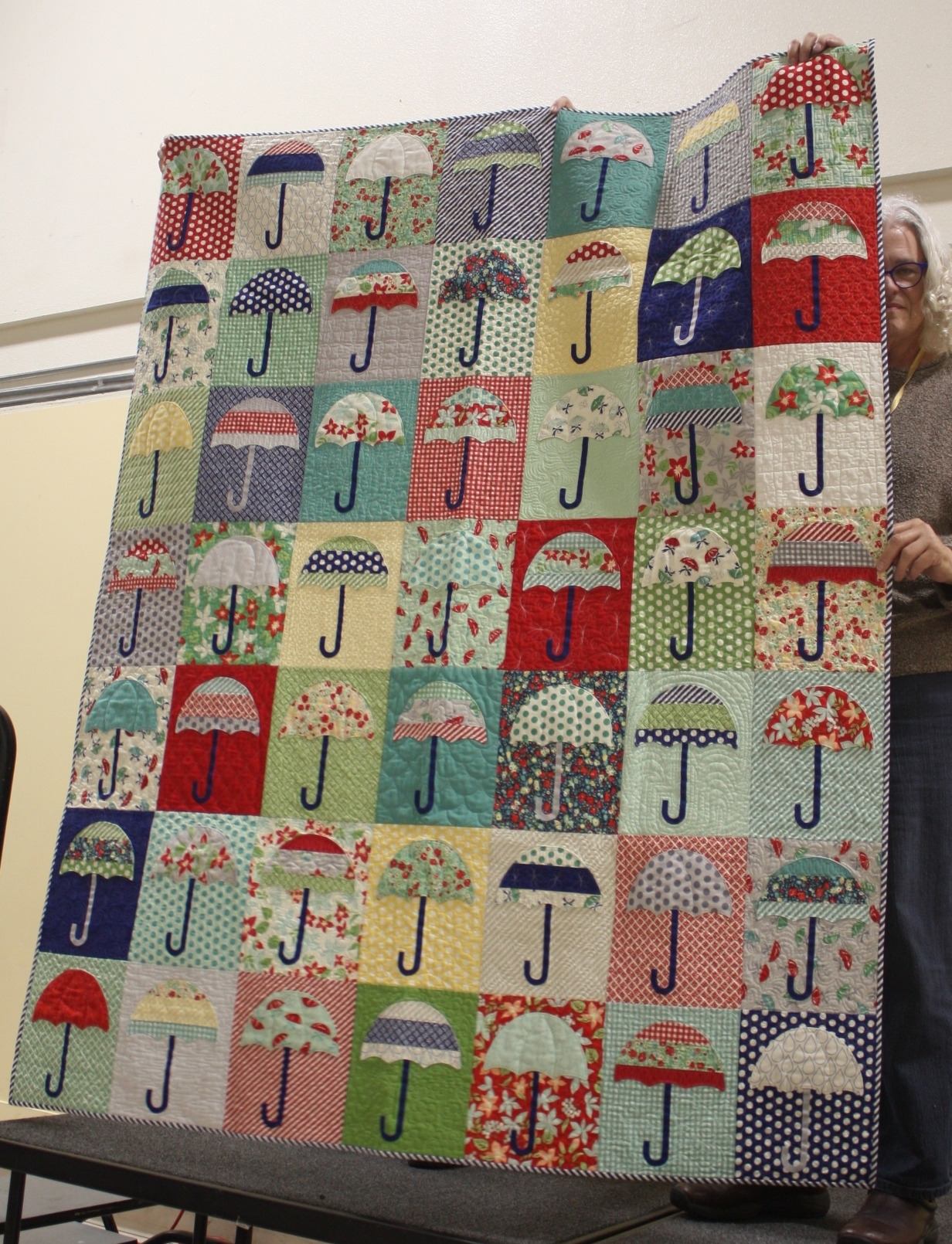 Karen Lee Instagram: @quiltaposy Rain Check Pattern by Thimble Blossoms Quilted by Andrea Marquez