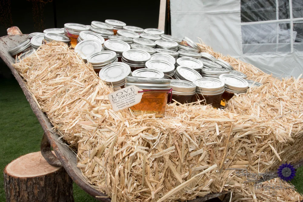 Honey Wedding Favors | Love is Sweet | Taos Wedding Details | Photographic Perspectives
