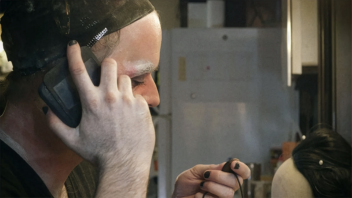 CURTAINS IMAGES 17 2x.png