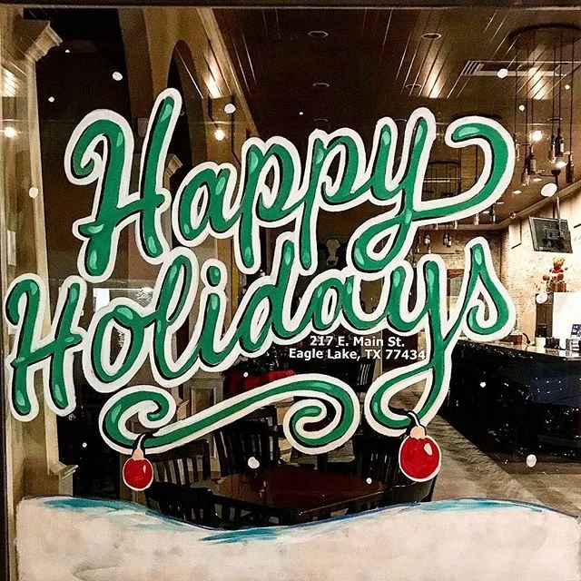 Painting windows in downtown Eagle Lake just in time for the holidays! If you need your windows more festive, just give me a shout! 🎄 Thanks @thevineyardii hope you like &lsquo;em!
#merrychristmas #paintedwindows
