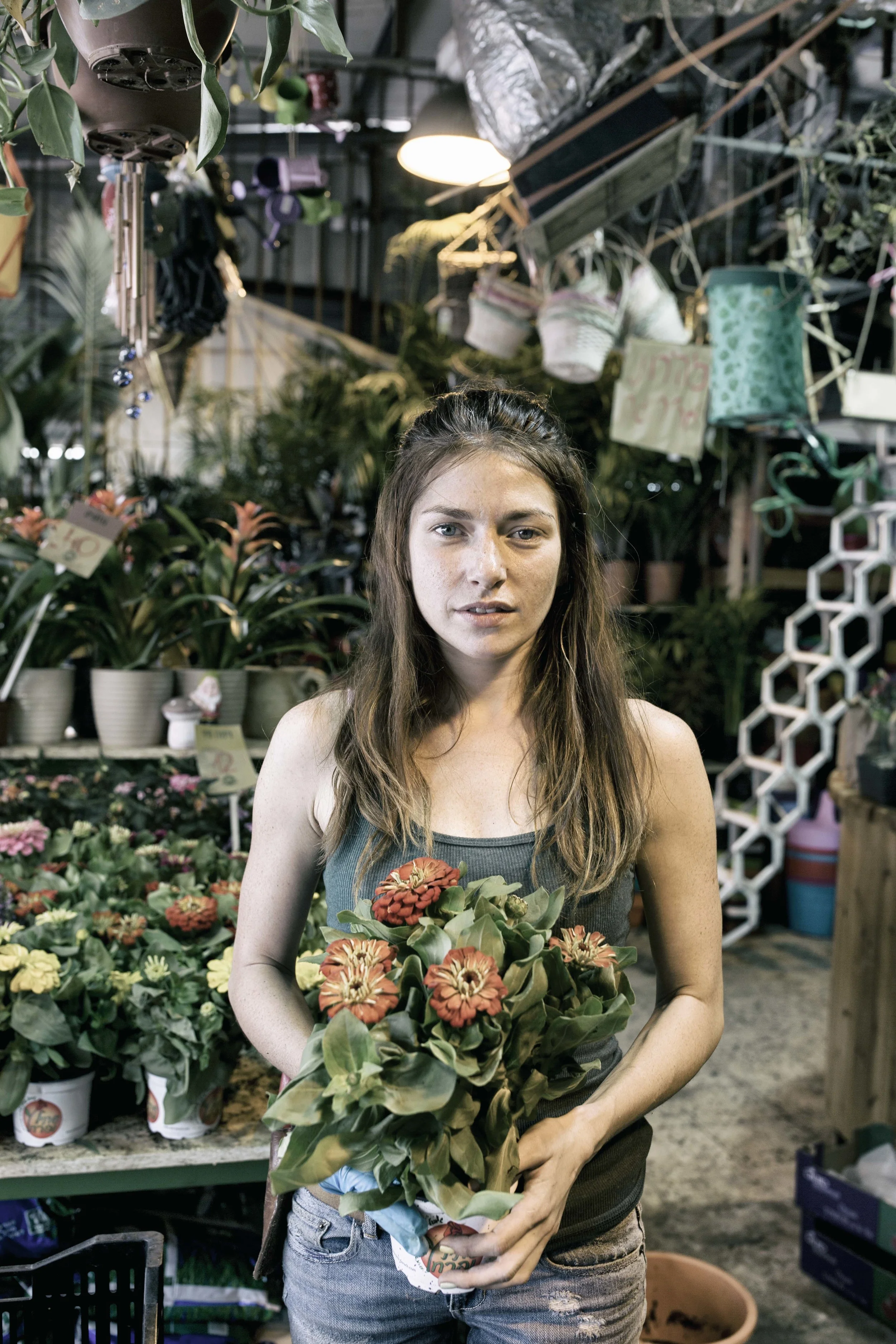 Flower Seller: 32.0853° N, 34.7818° E