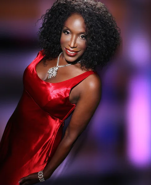 Images provided by Chic Exes