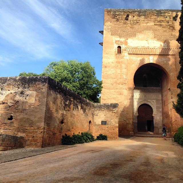 Entering the alhambra.jpg