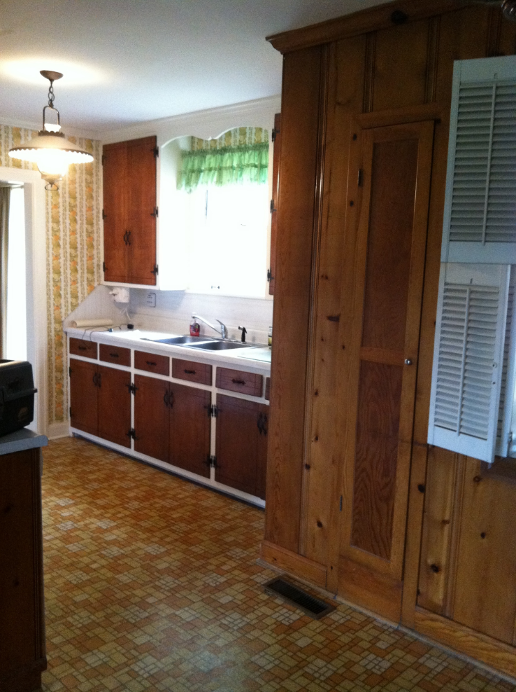 the pgpad kitchen in all of it's move in glory.