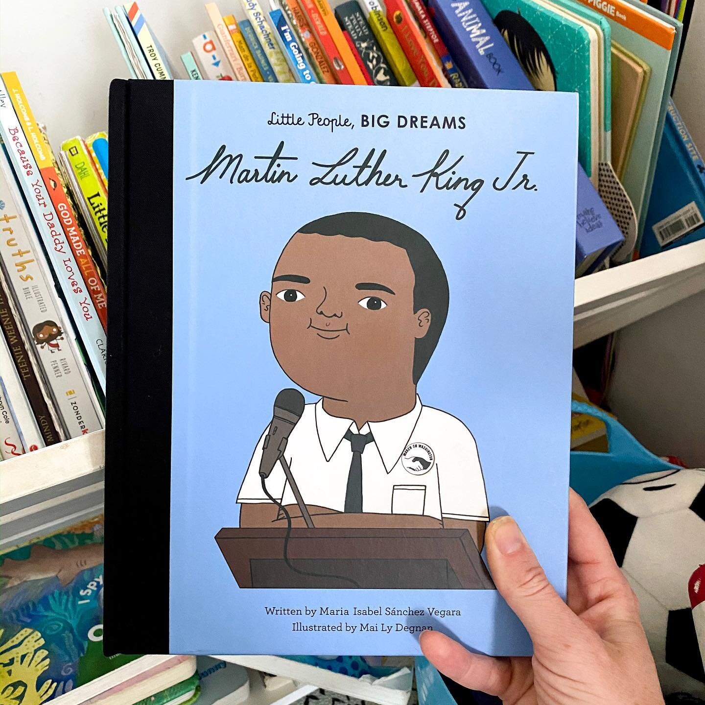 Black History Month Book Reccomendation! Little People Big Dreams: Martin Luther King Jr. was not an &ldquo;easy&rdquo; read for me and my 2 and 4 year old. But talking about racism doesn&rsquo;t need to be easy, it just needs to happen. This book he