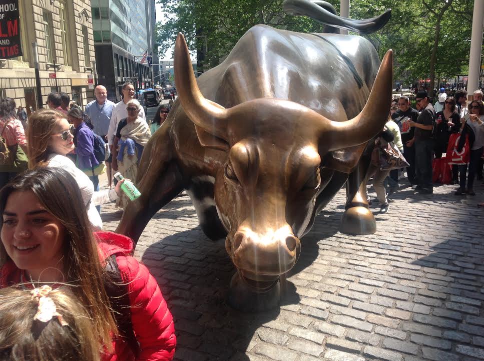 THE FAMOUS BULL NEAR WALL STREET