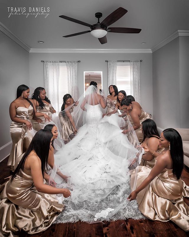 #QueenOfTheBayou by @travisdanielsphotography #bridesmaids #wedding #weddingday #destinationwedding #neworleanswedding #shesaidyes #nola #nolabride ⚜️