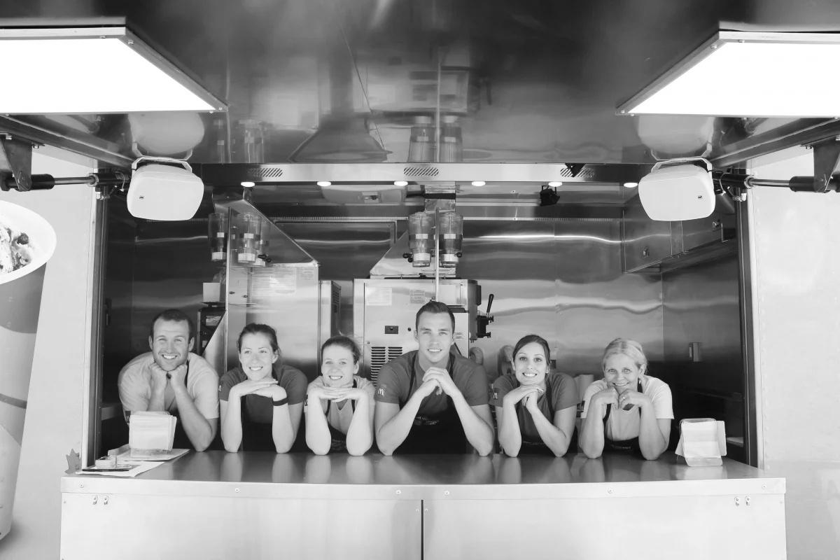 prime-marketing-1436820963-Ambassadeurs-acott--s-au-comptoir-de-service_galerie.jpg