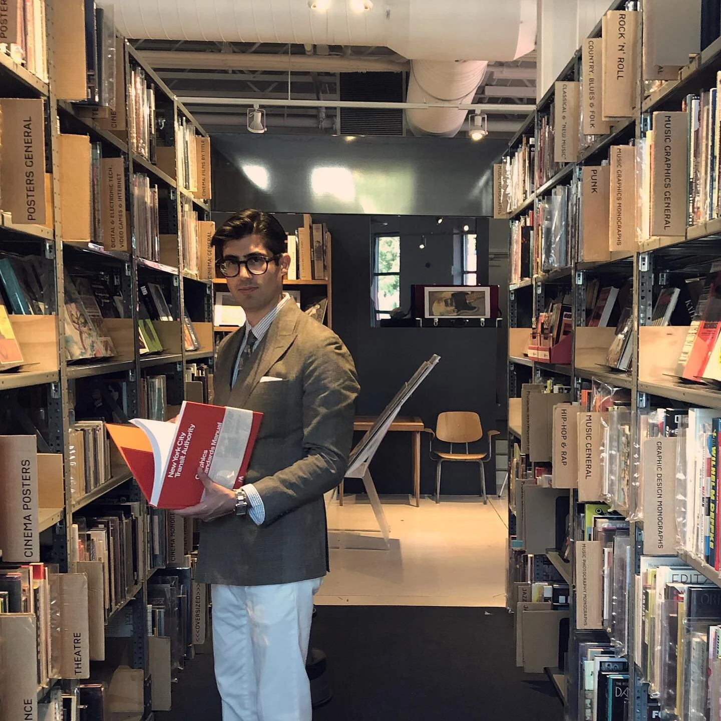 Wrapped up in&hellip;

#bistrovibes #menswear #bookalicious