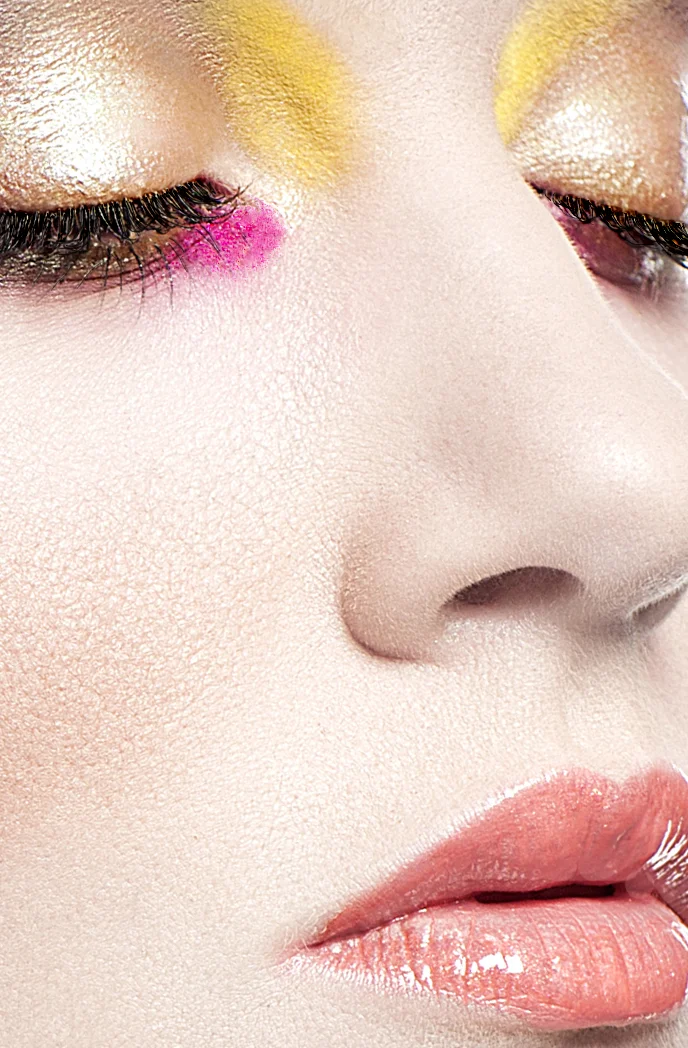 Caroline_1 crop flip lashes pink shadow lips pinkfix.jpg