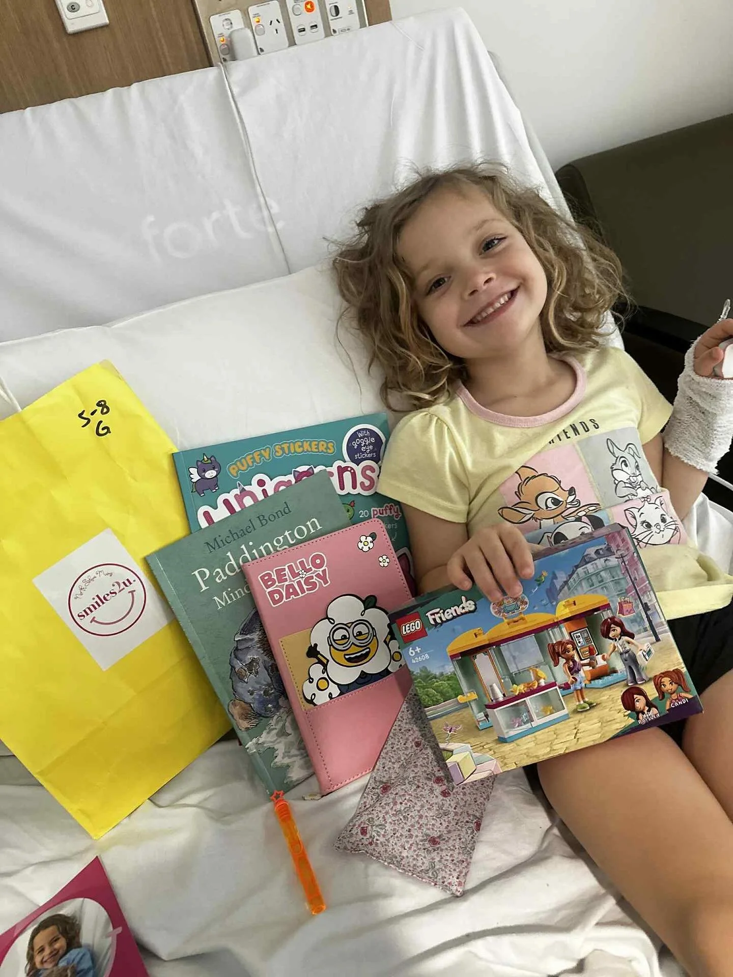 &ldquo; I cannot thank Smiles2U enough, they have come to the rescue AGAIN for my family.  My daughter found herself in hospital after complications post having her tonsils out. 

She was very scared about what was going on, when the Nurse came in to