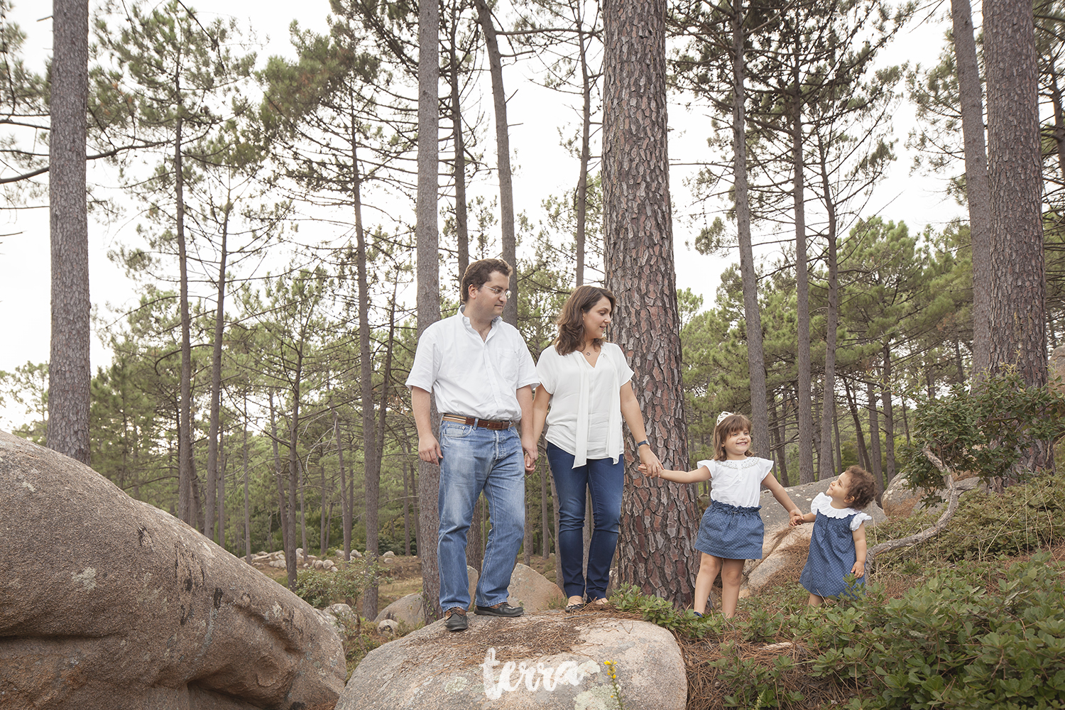 sessao-fotografica-familia-serra-sintra-portugal-terra-fotografia-11.jpg