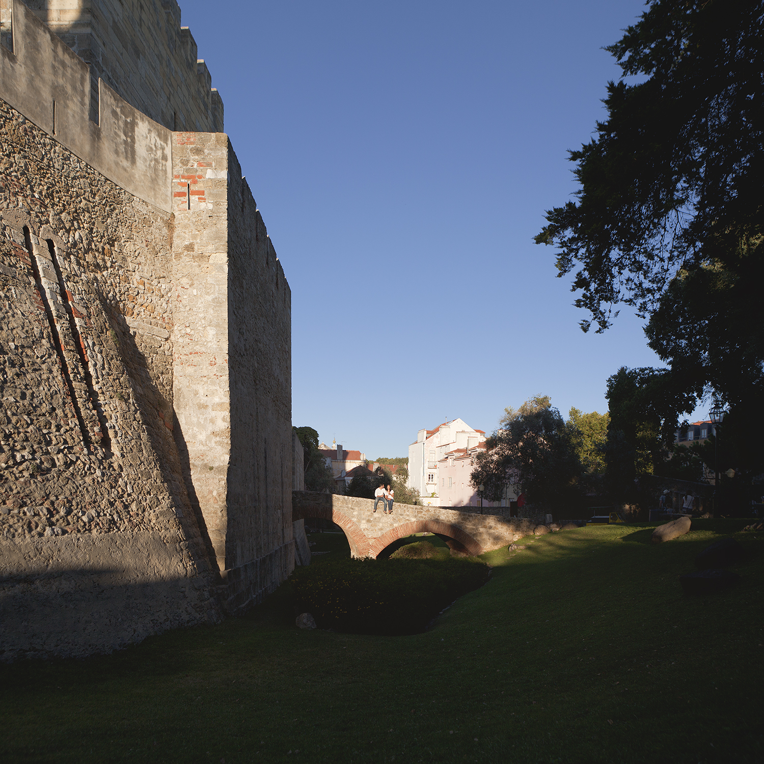 sessao-fotografica-pedido-casamento-flytographer-castelo-sao-jorge-lisboa-terra-fotografia-011.jpg