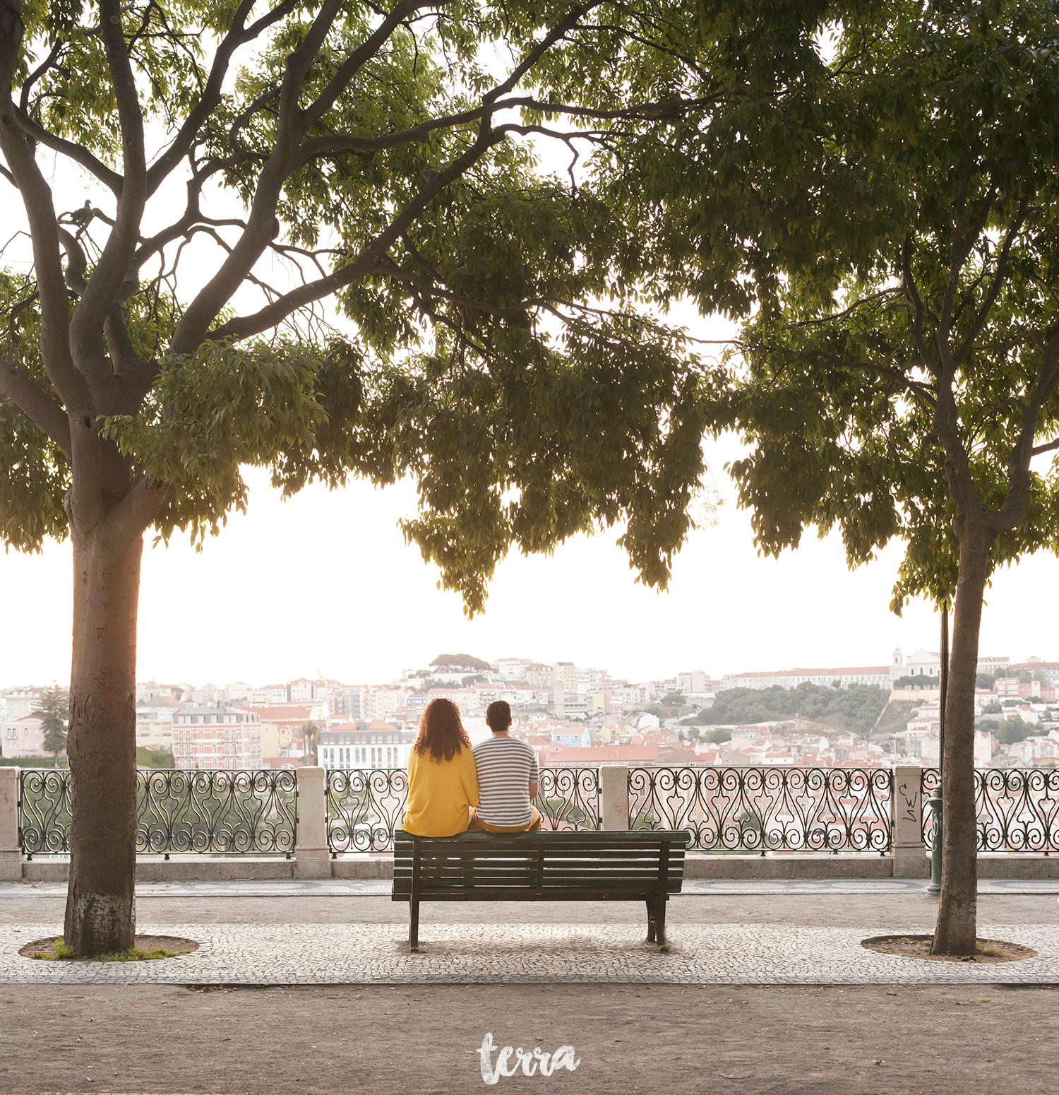 sessao-fotografica-casal-bairro-alto-lisboa-terra-fotografia-0002.jpg