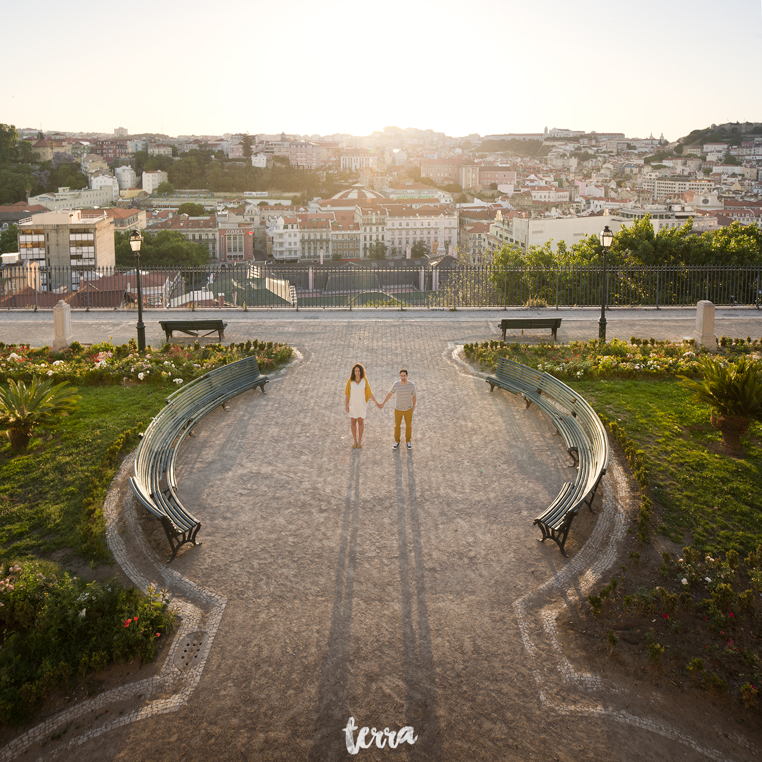 sessao-fotografica-casal-bairro-alto-lisboa-terra-fotografia-0016.jpg