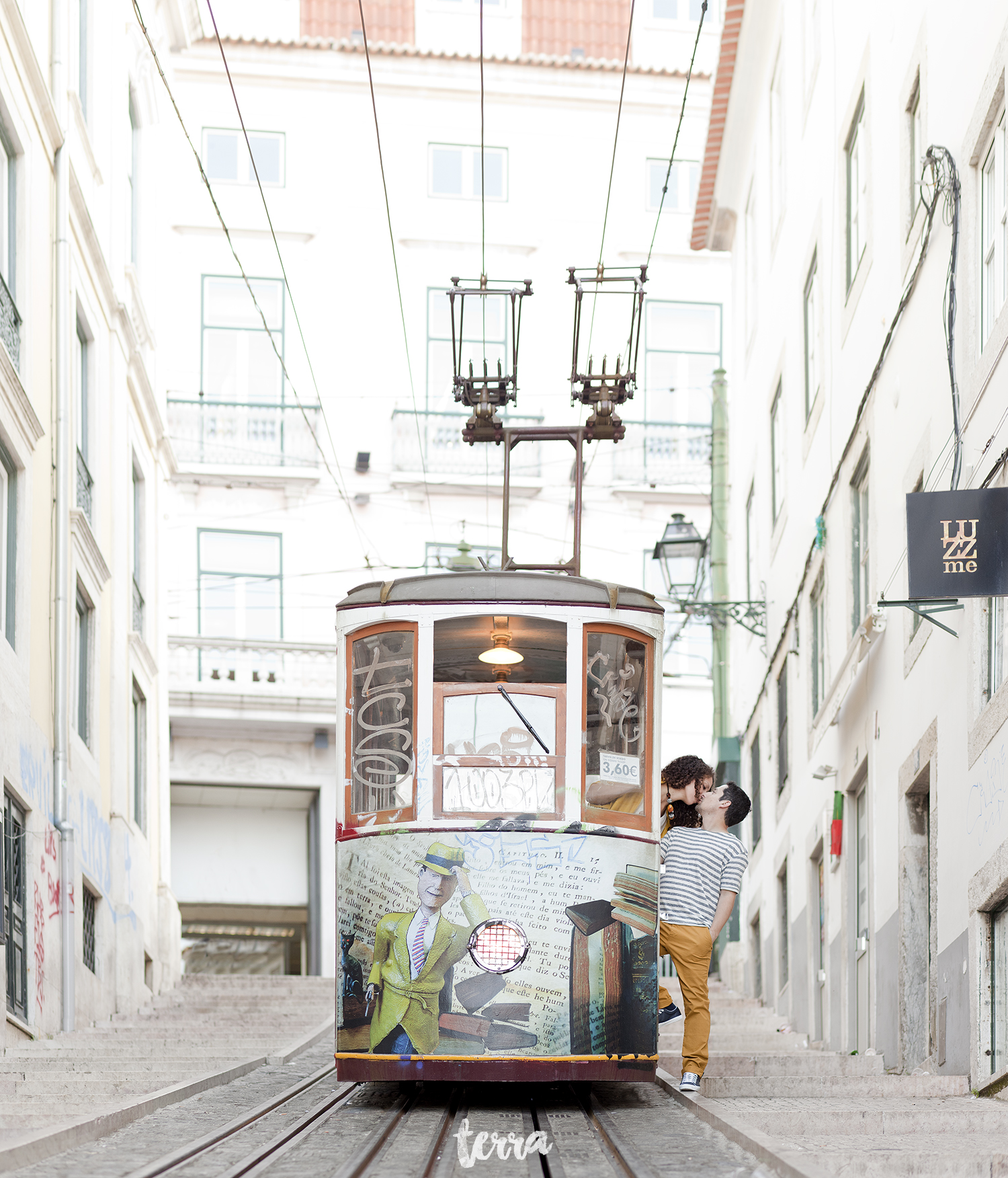 sessao-fotografica-casal-bairro-alto-lisboa-terra-fotografia-0022.jpg